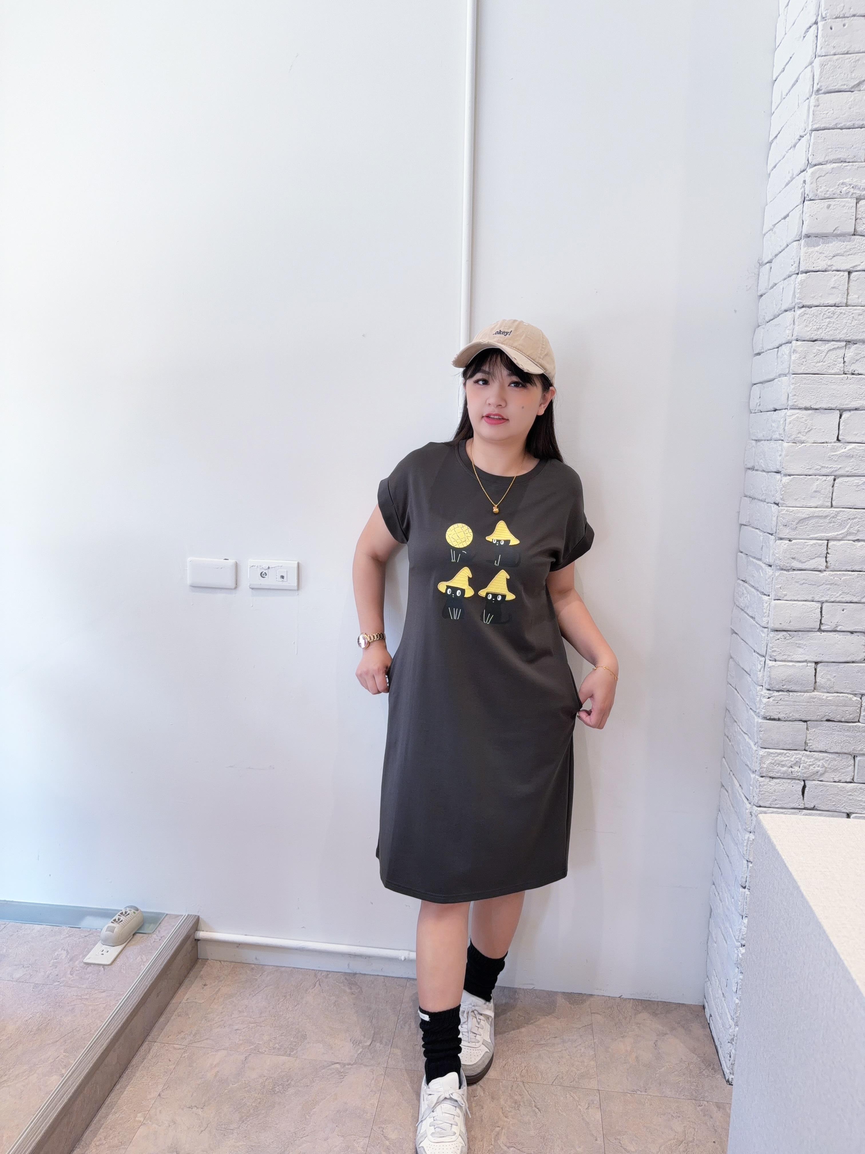 刺繡貓咪口袋長洋裝