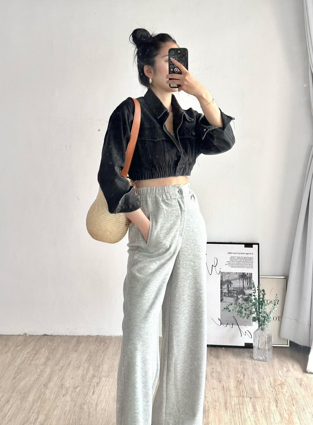 29598   獨家，俐落感縮腰短版牛仔外套
