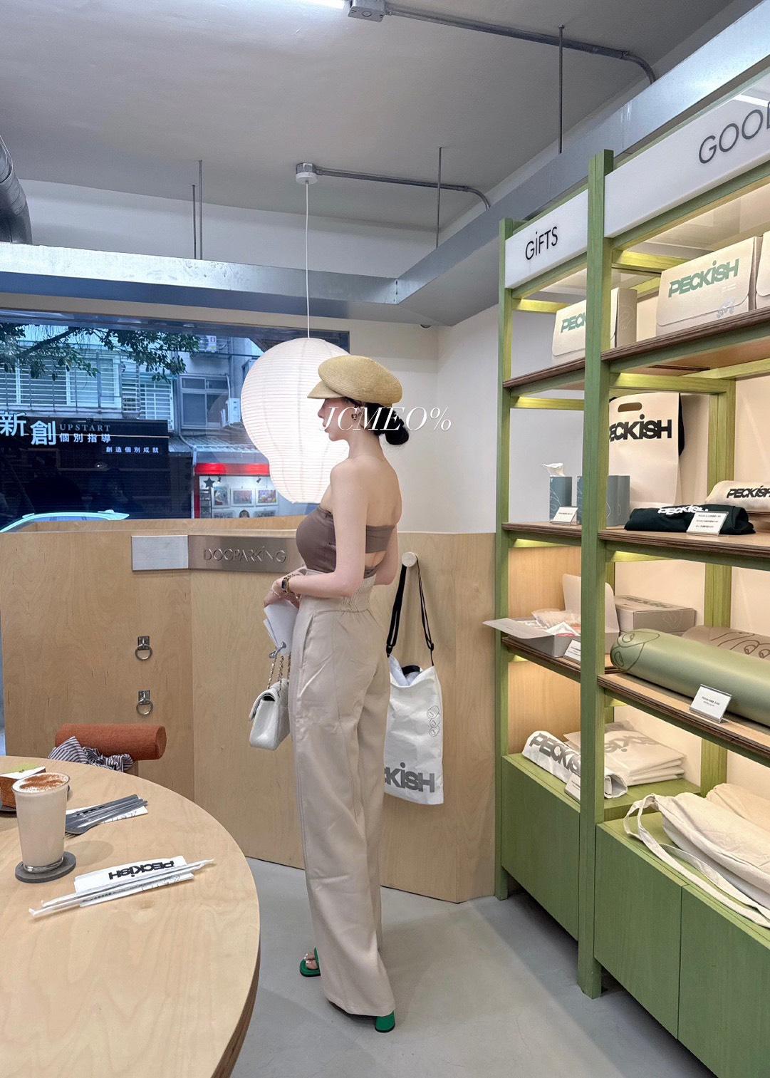 29650   獨家，拉鍊馬甲後鬆緊長腿褲