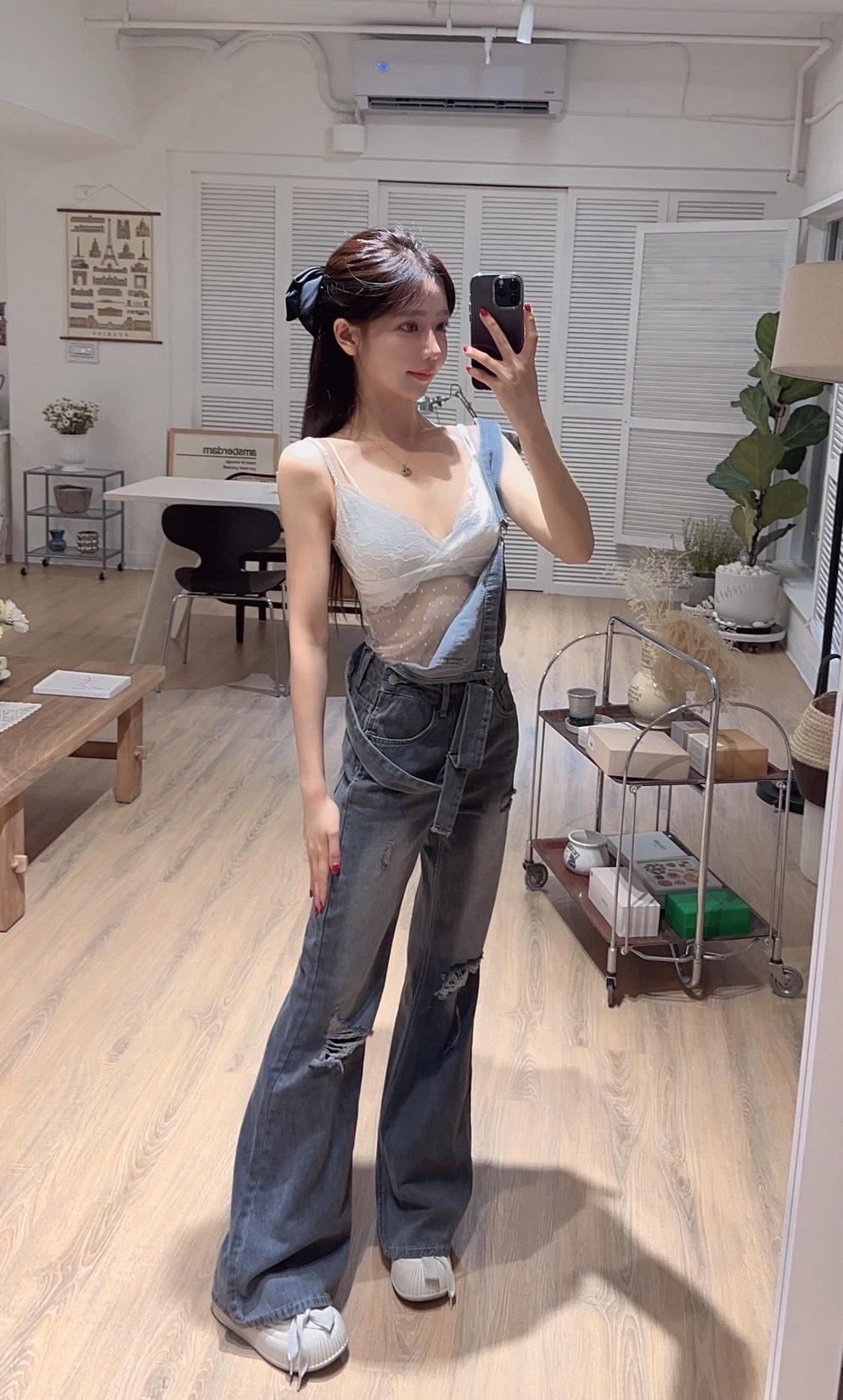 9383   港風復古高級感高腰破洞微喇顯瘦牛仔背帶褲
