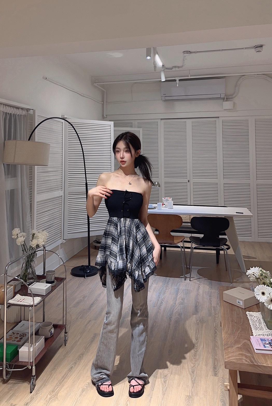 448   夏日不規則拼接蕾絲傘擺上衣