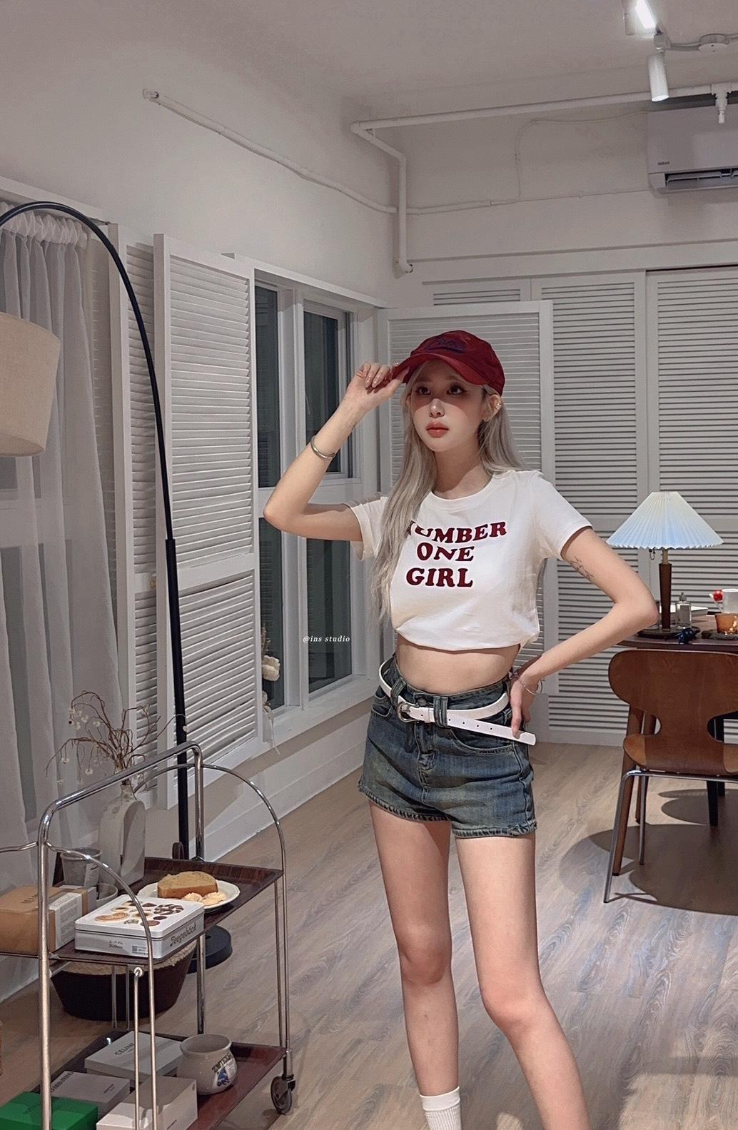 511    Rosé同款，美式复古字母印花短袖T恤