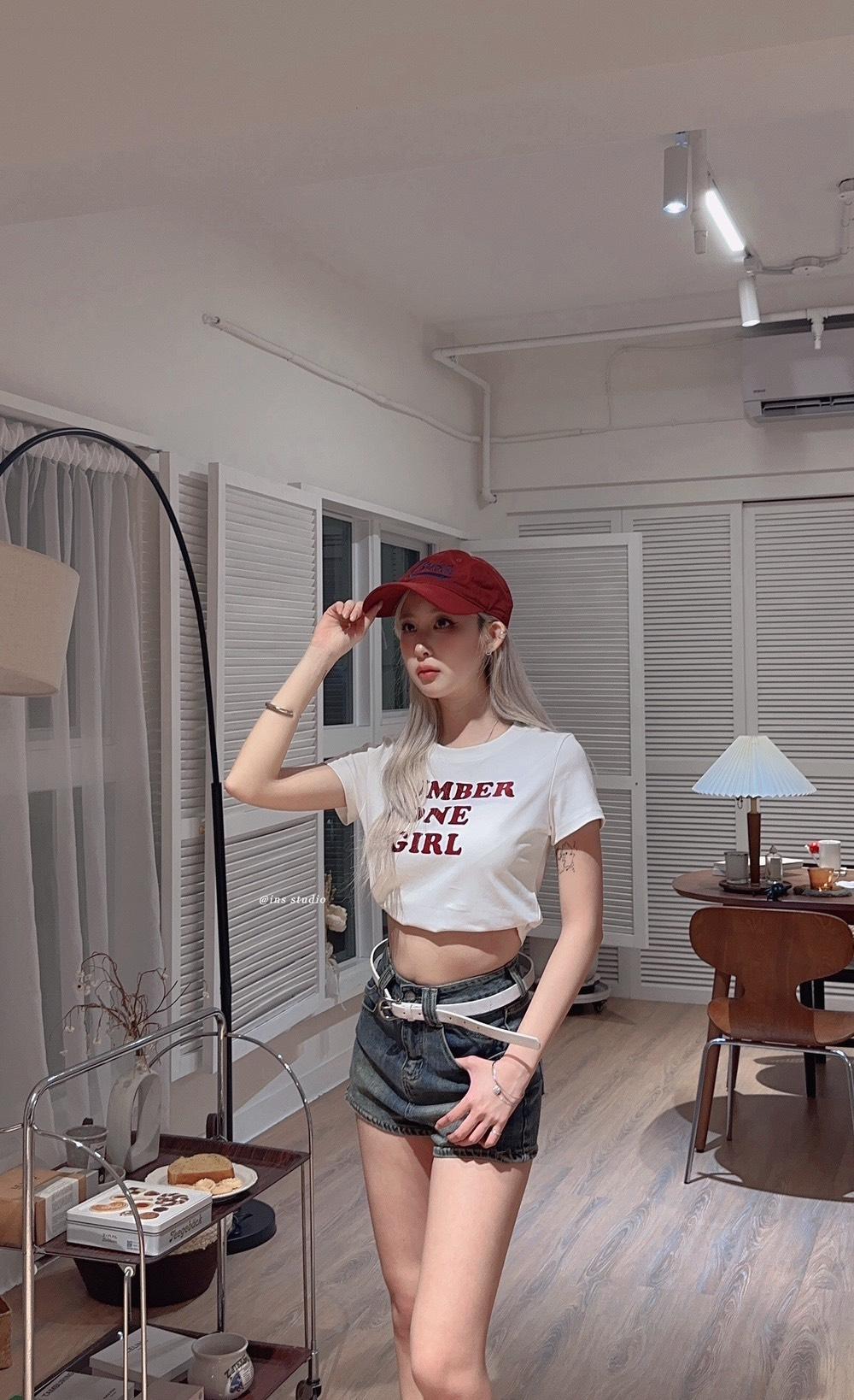 511    Rosé同款，美式复古字母印花短袖T恤