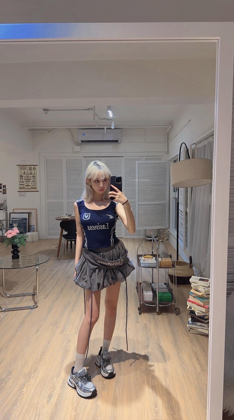 11403   美式辣妹收腰露臍短款小上衣