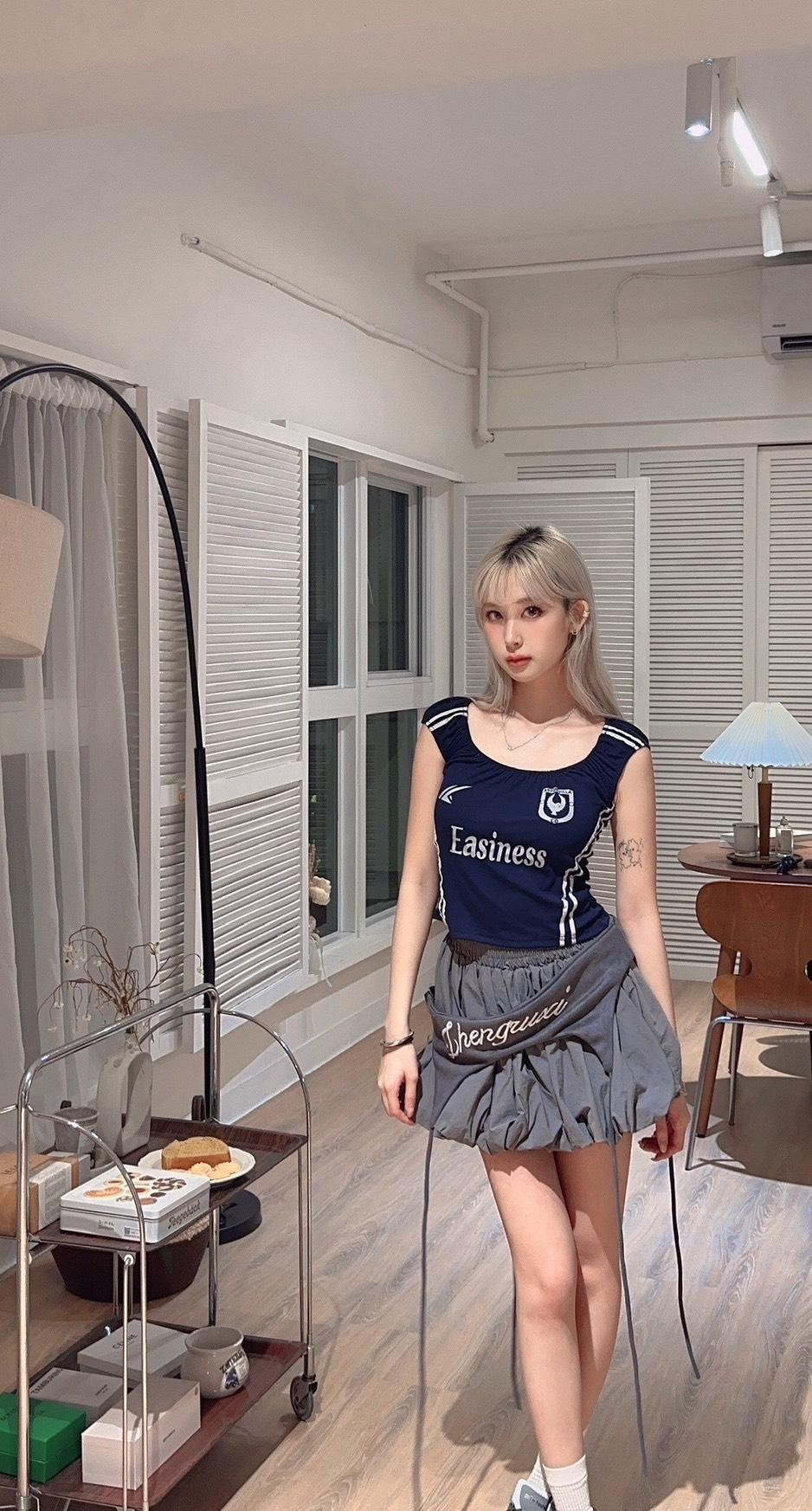 11403   美式辣妹收腰露臍短款小上衣