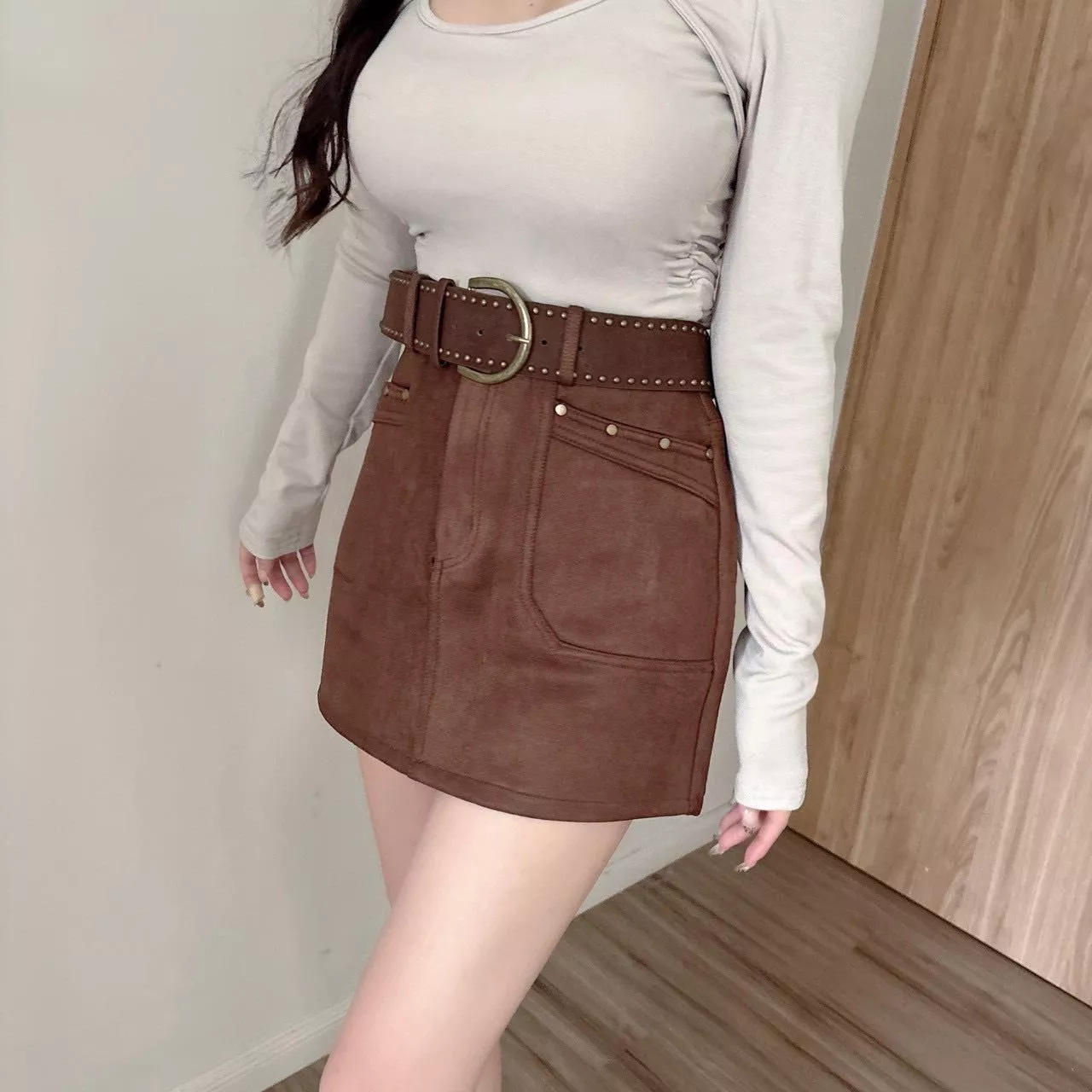 2608  卯釘麂皮A字裙