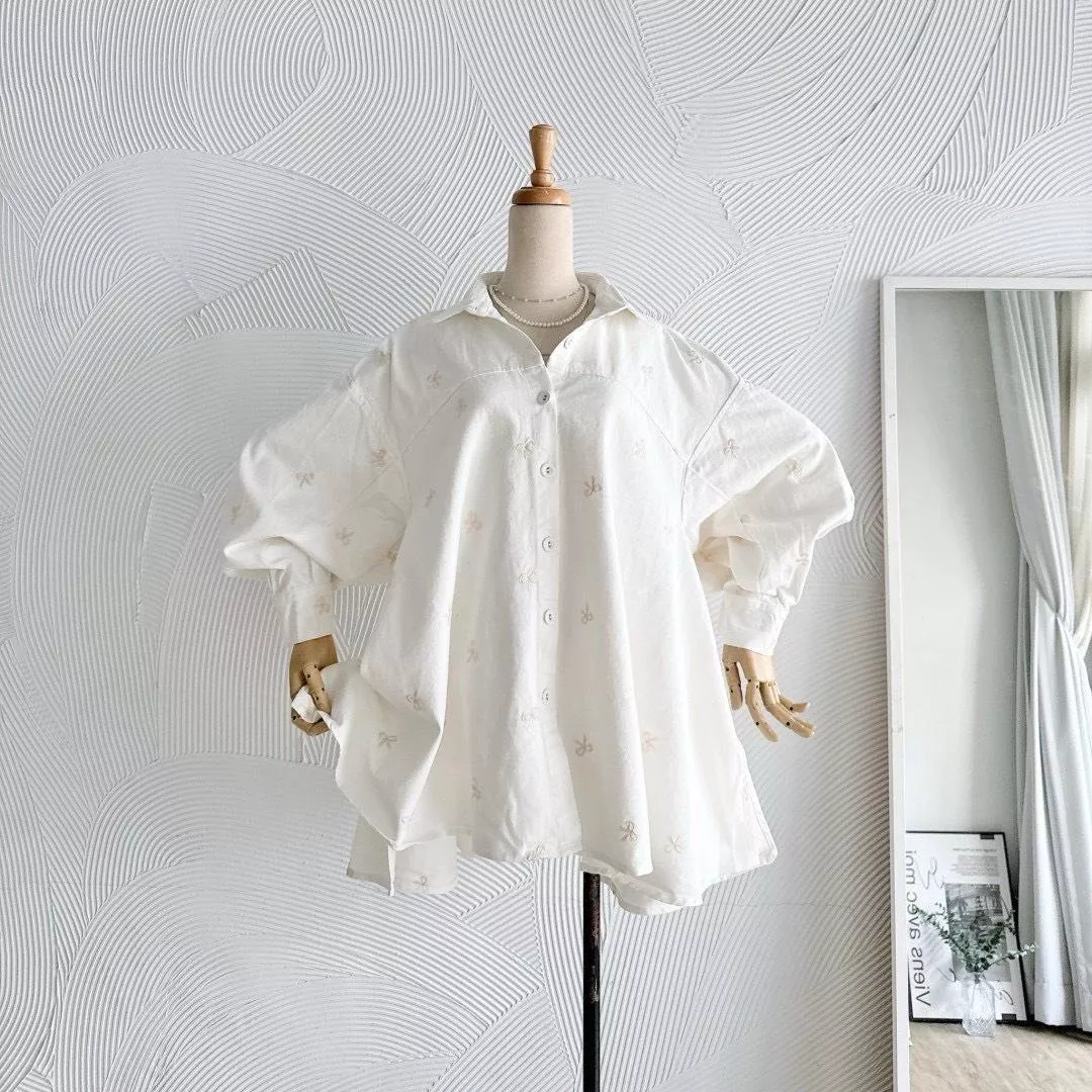 28993   蝴蝶結刺繡泡泡袖牛仔襯衫短洋