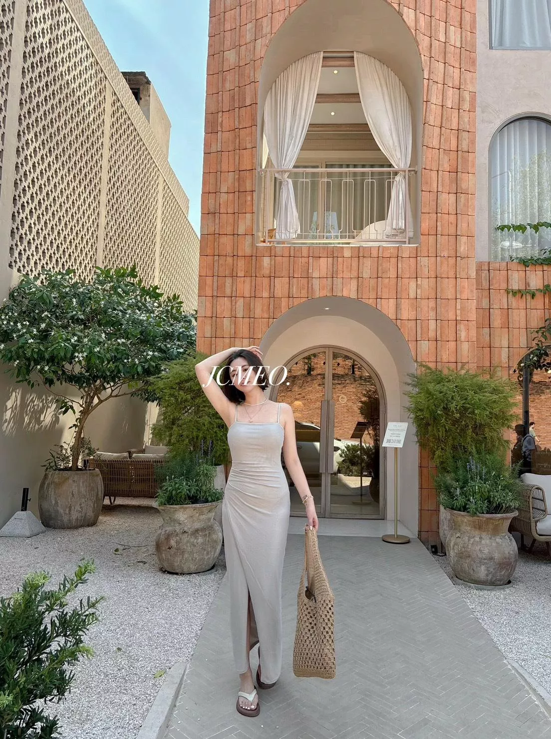 5892   凱特女伶曲線抓皺開衩洋