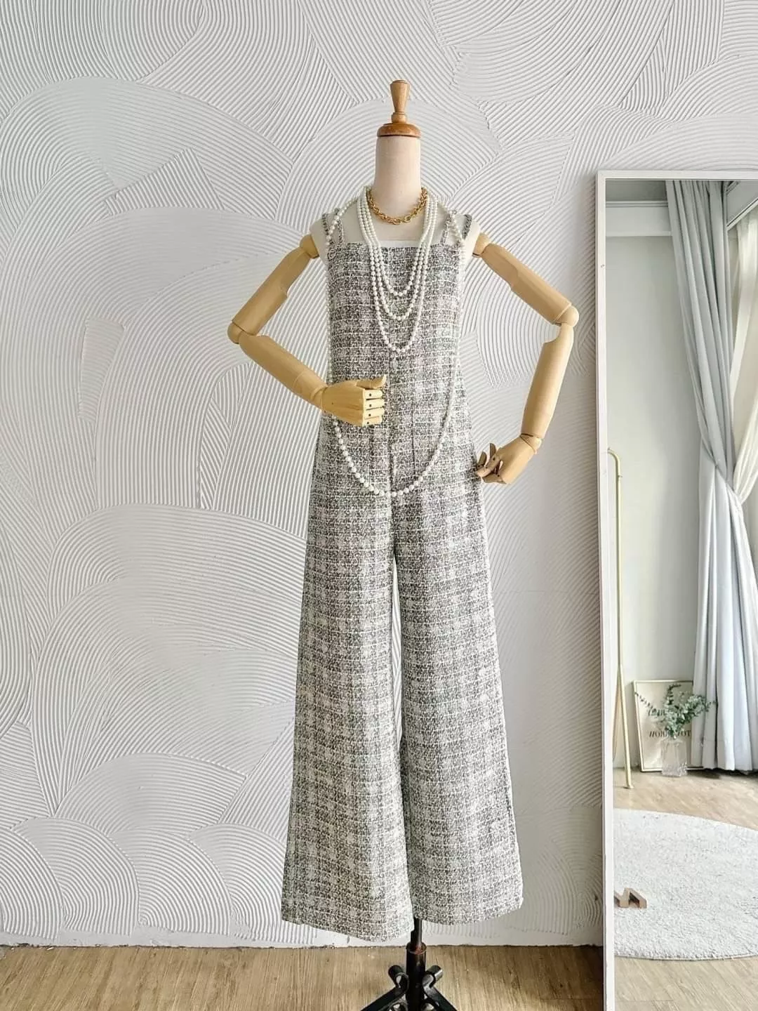 28278  小香毛呢鏈條吊帶連身褲