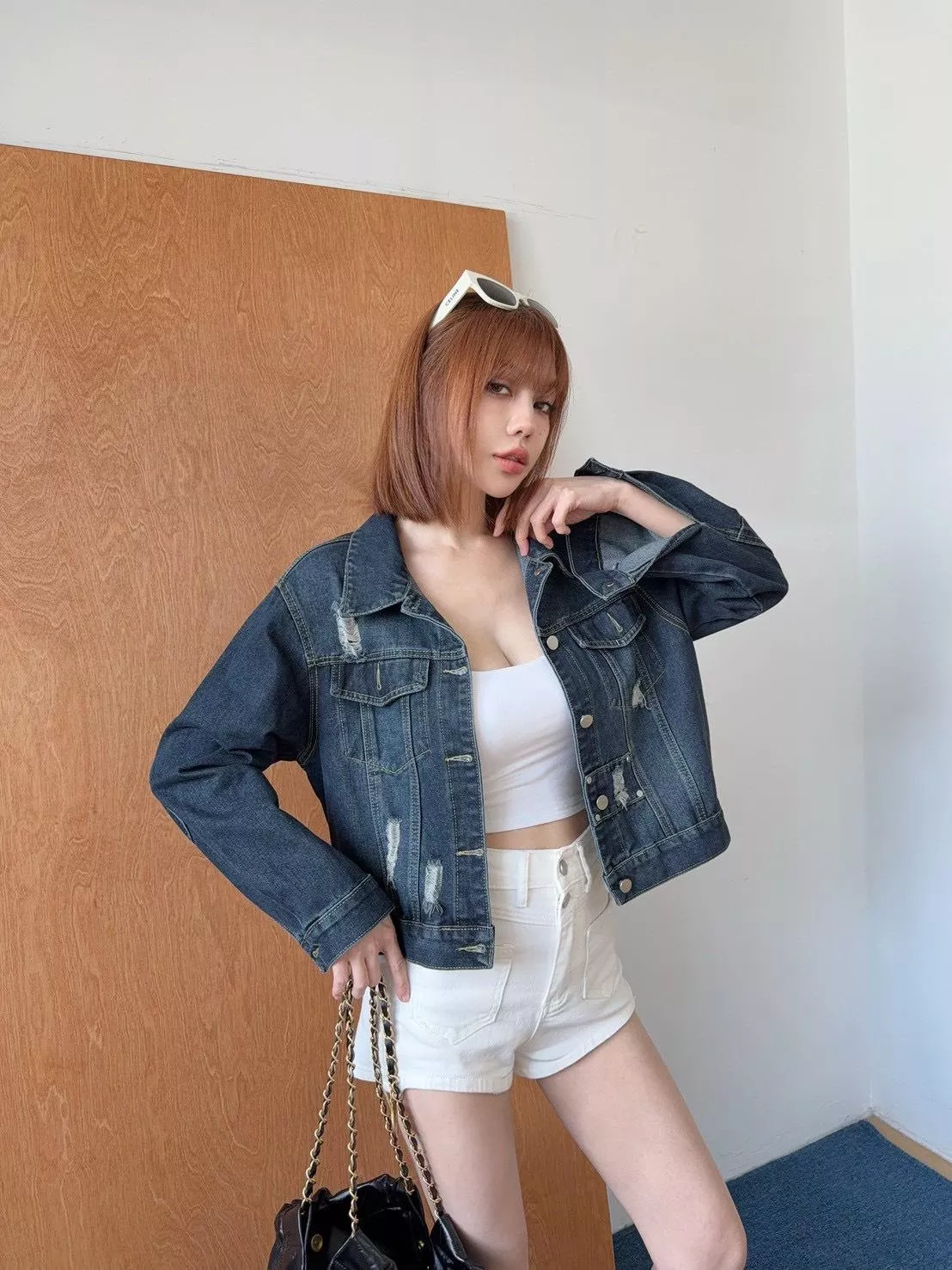 1627   巨實穿水洗刷破牛仔短版外套