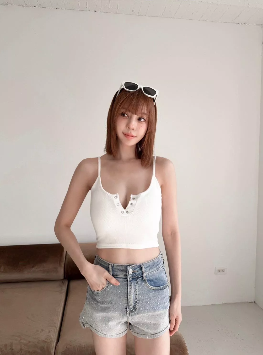 323  獨家，排扣細肩胸墊背心