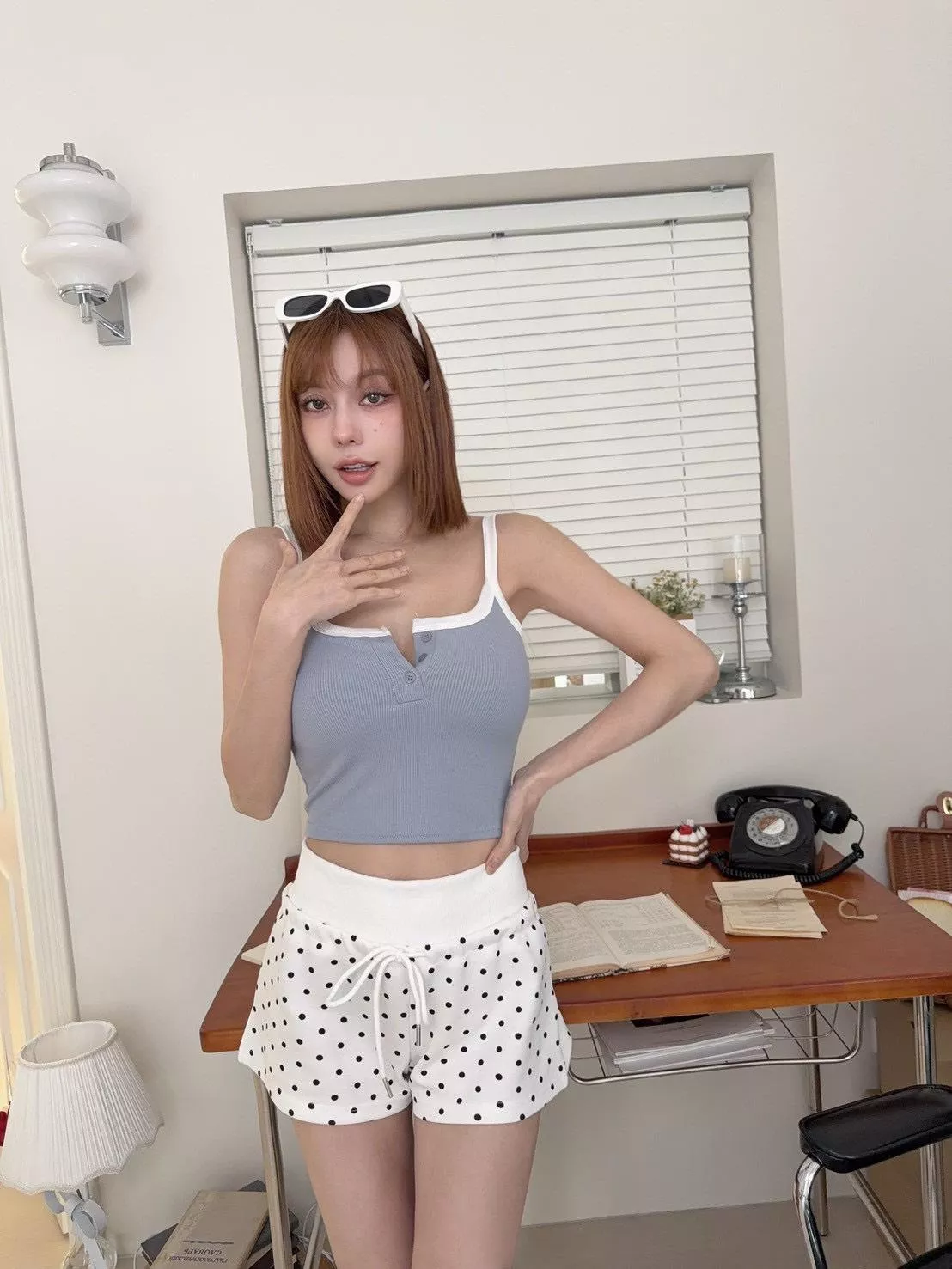 2939   可愛純欲點點短褲