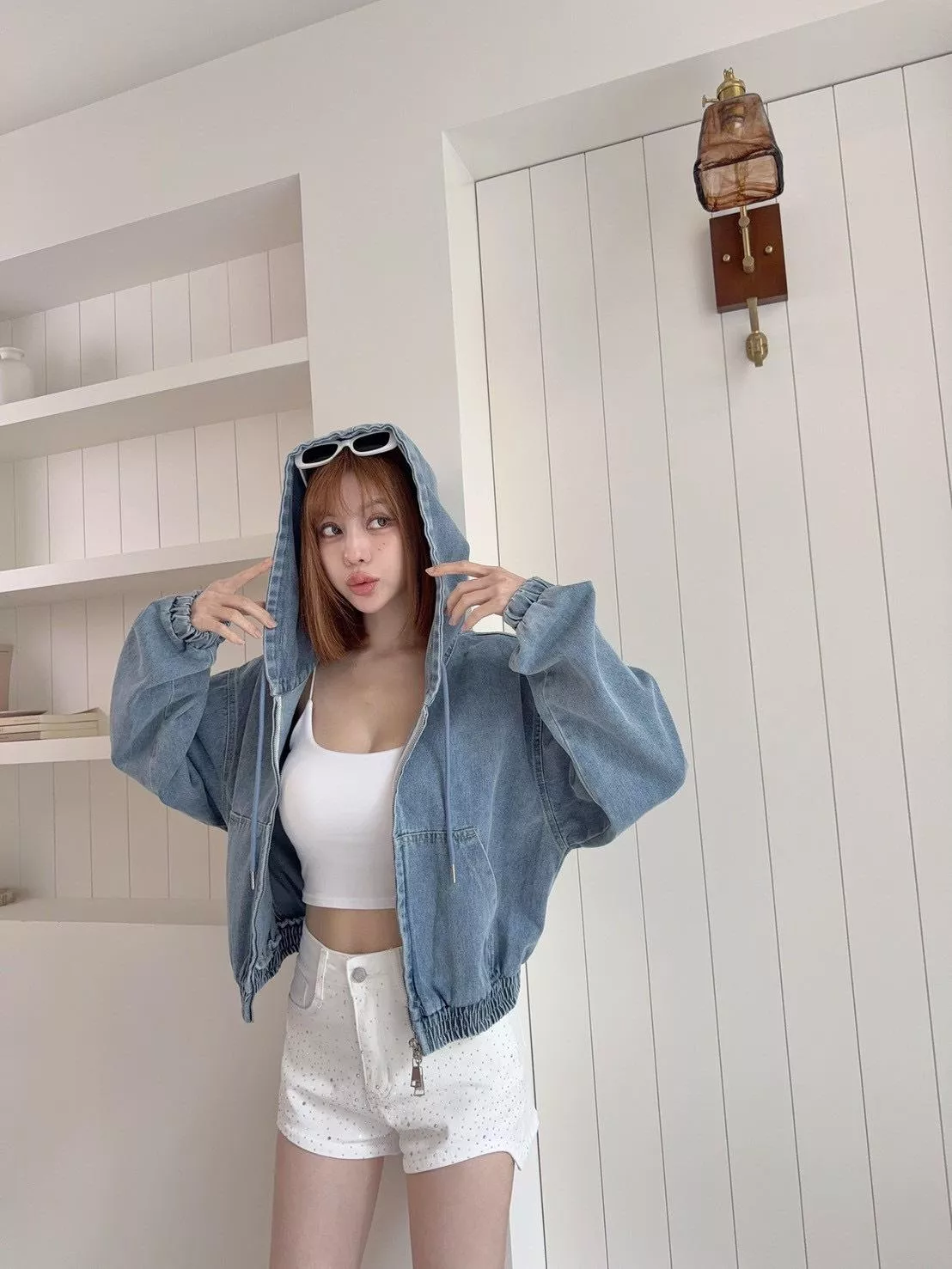 1358-1   挺版雙拉鏈下縮腰牛仔連帽短外套