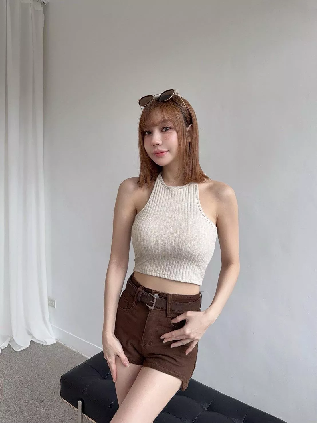 9720   獨家，歐美感坑條綁脖削肩胸墊背心