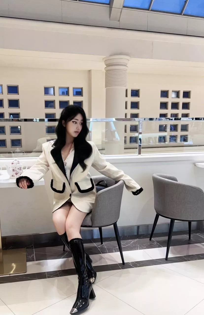 Me time撞色磨毛緞領西裝外套