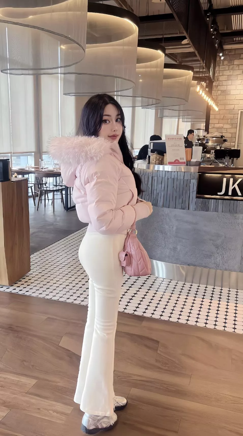 Ivory Sculpt Flare Pants象牙白雕塑顯瘦微喇叭長褲