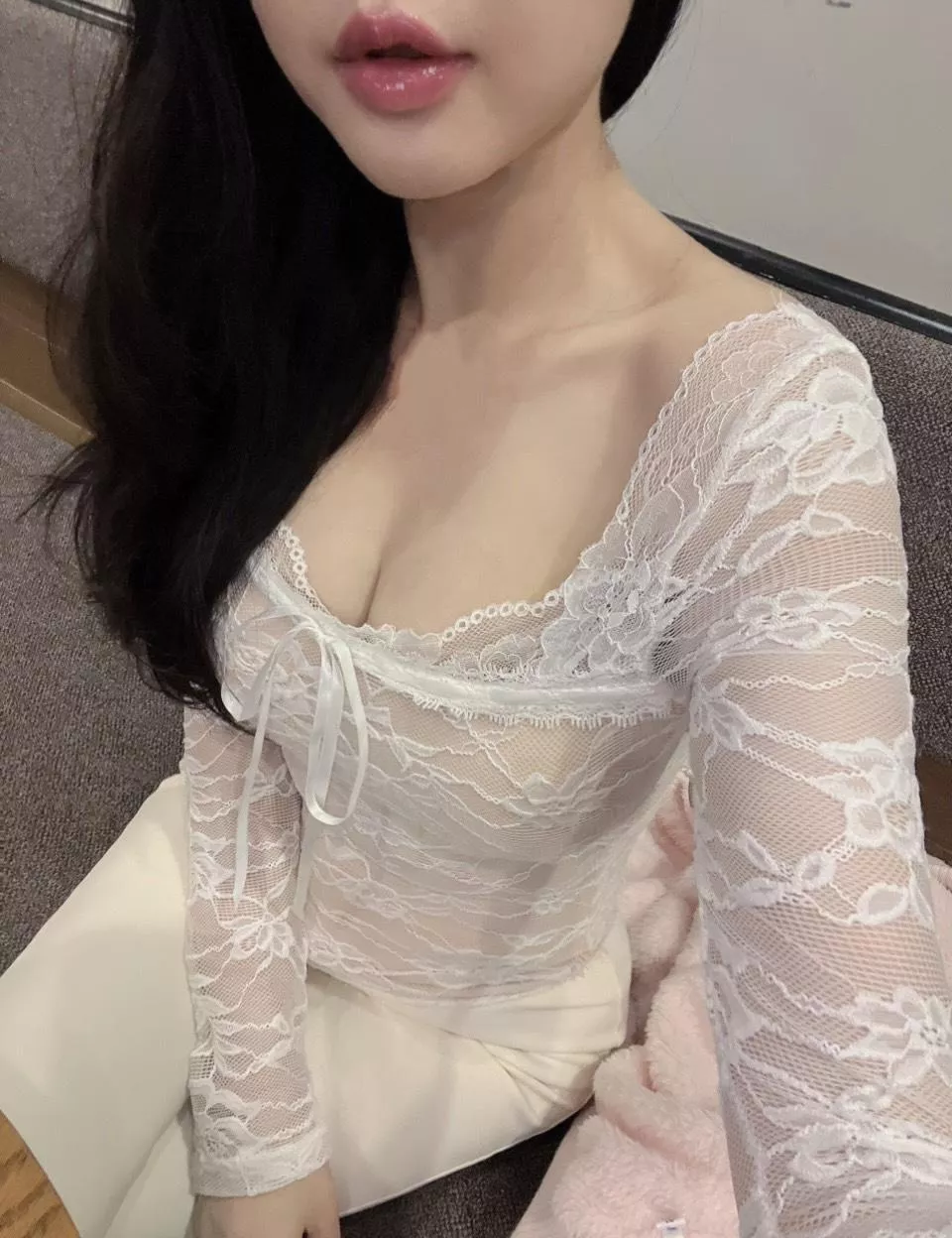 Veil Skin Lace Top 薄紗肌理蕾絲上衣