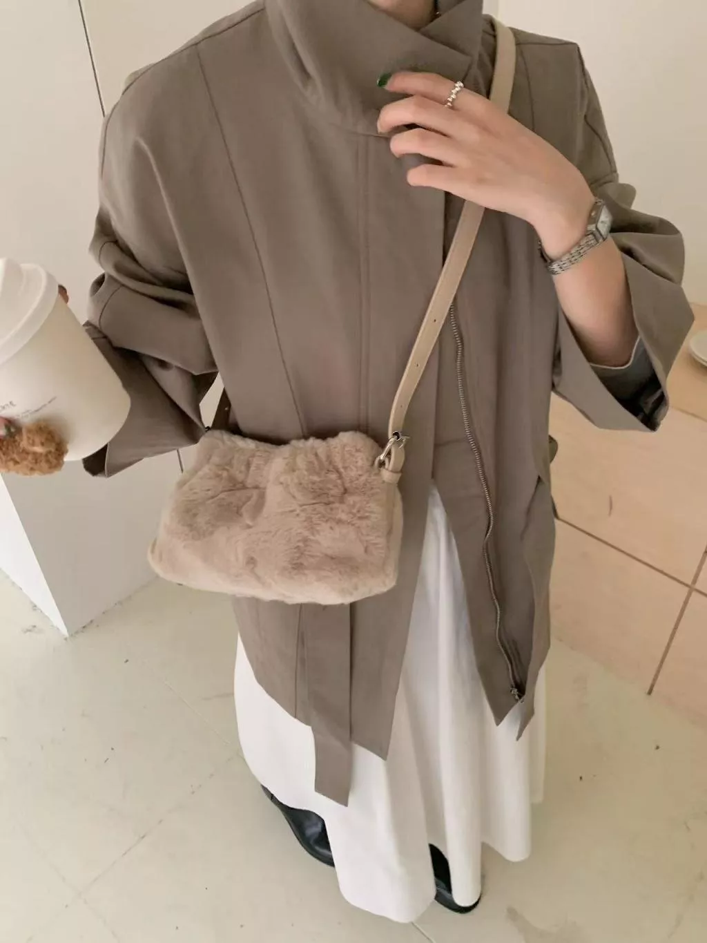 25K韓國代購毛茸茸貂皮斜背包