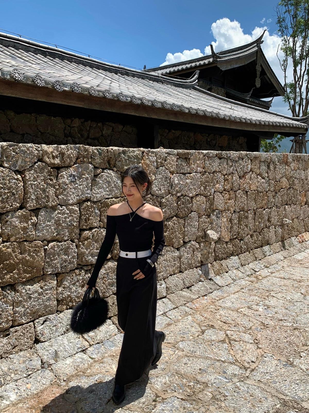 丨NNcomtw丨性感女孩🫦細肩針織上衣