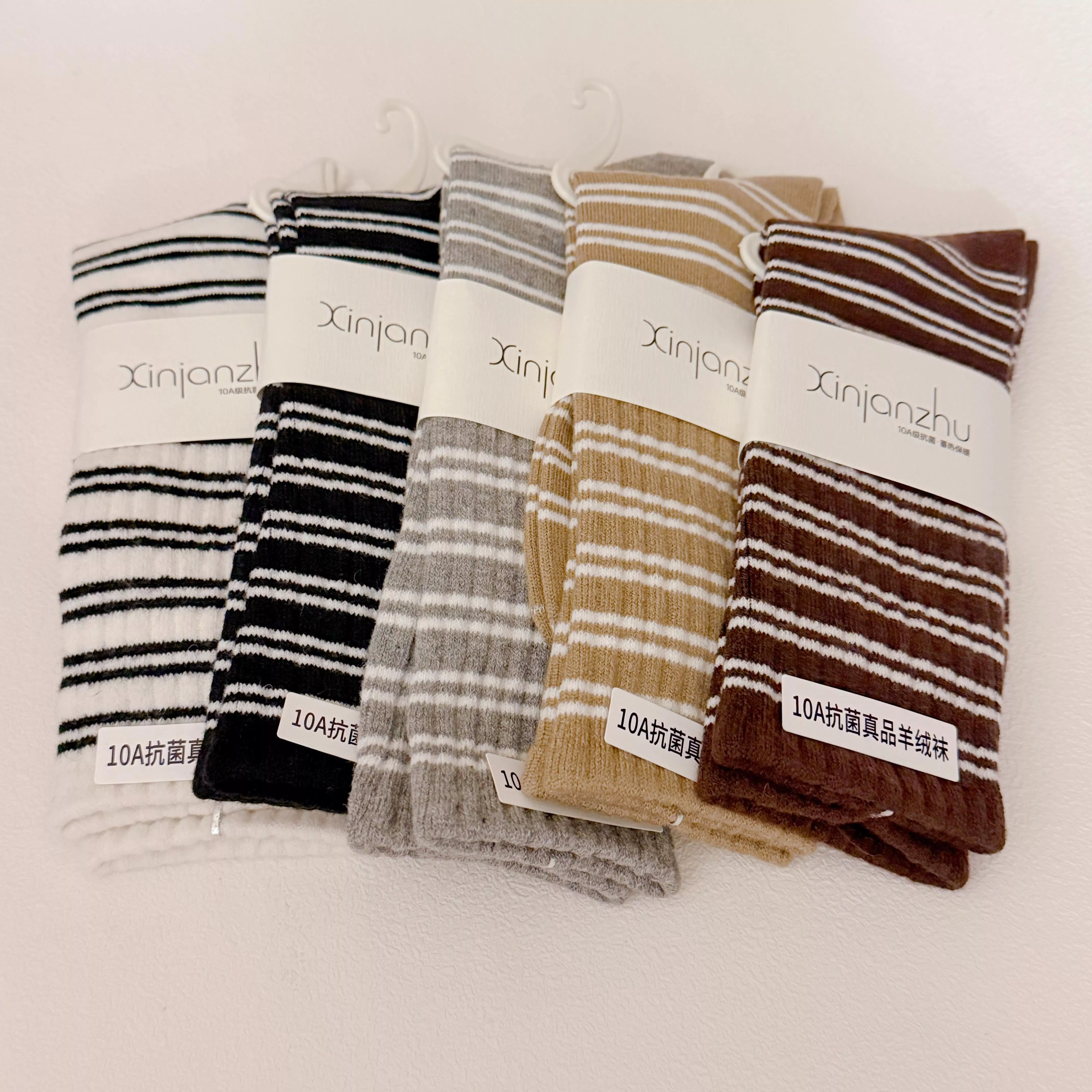 秋冬熱賣・10A 抗菌半絨中筒襪 LF001