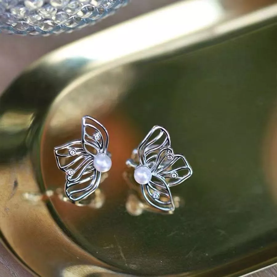 氣質微鑲鋯石鏤空蝴蝶耳骨夾