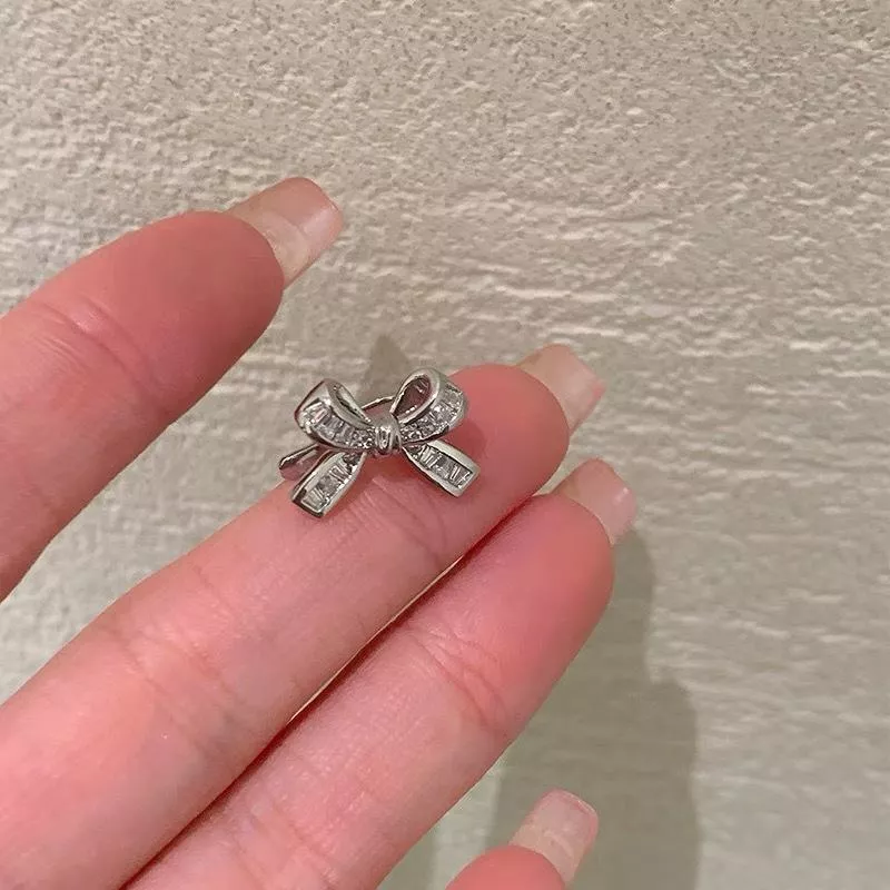 輕奢立體鋯石蝴蝶結耳骨夾