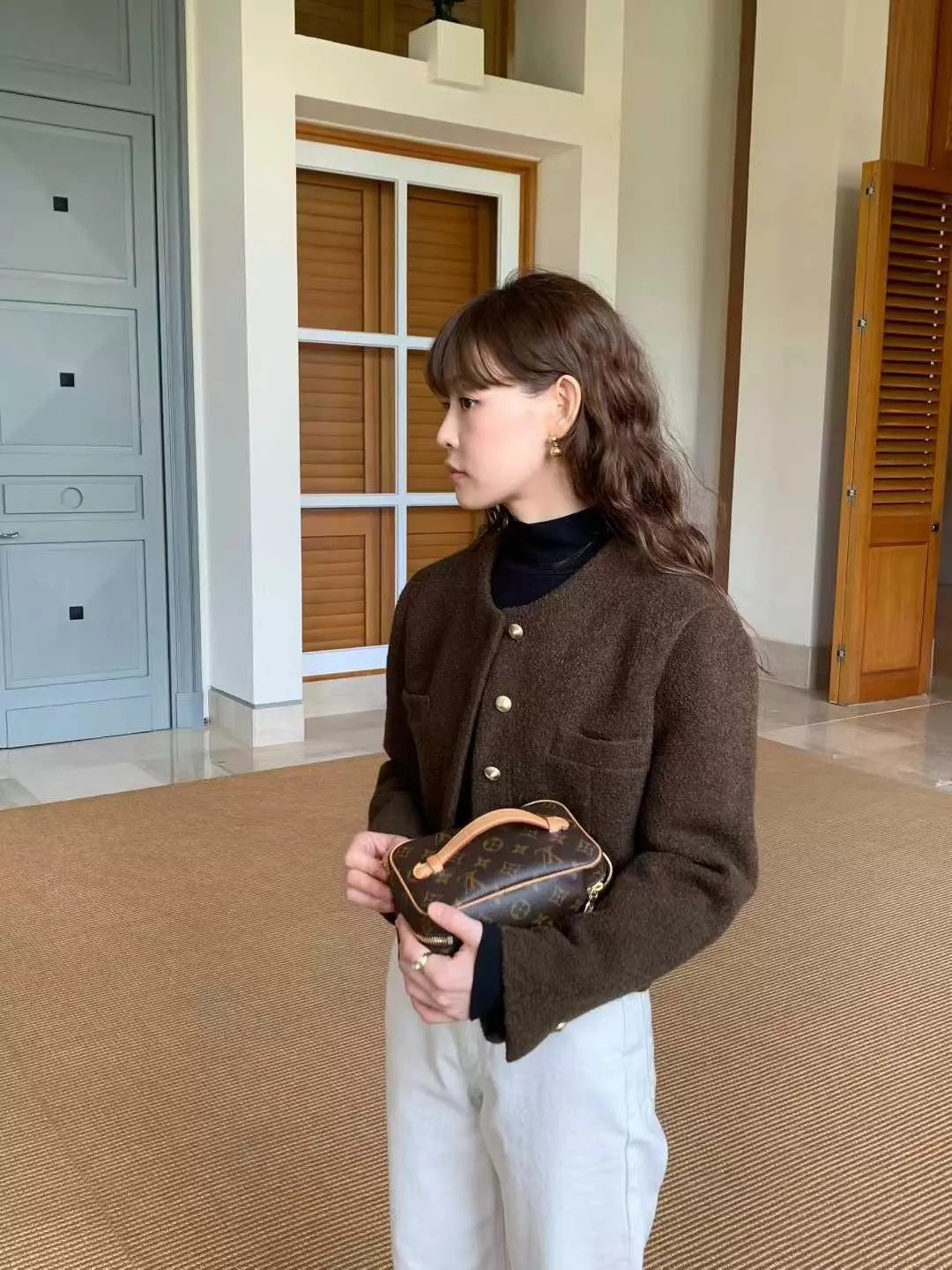 別緻復古單排扣短版圓領呢外套