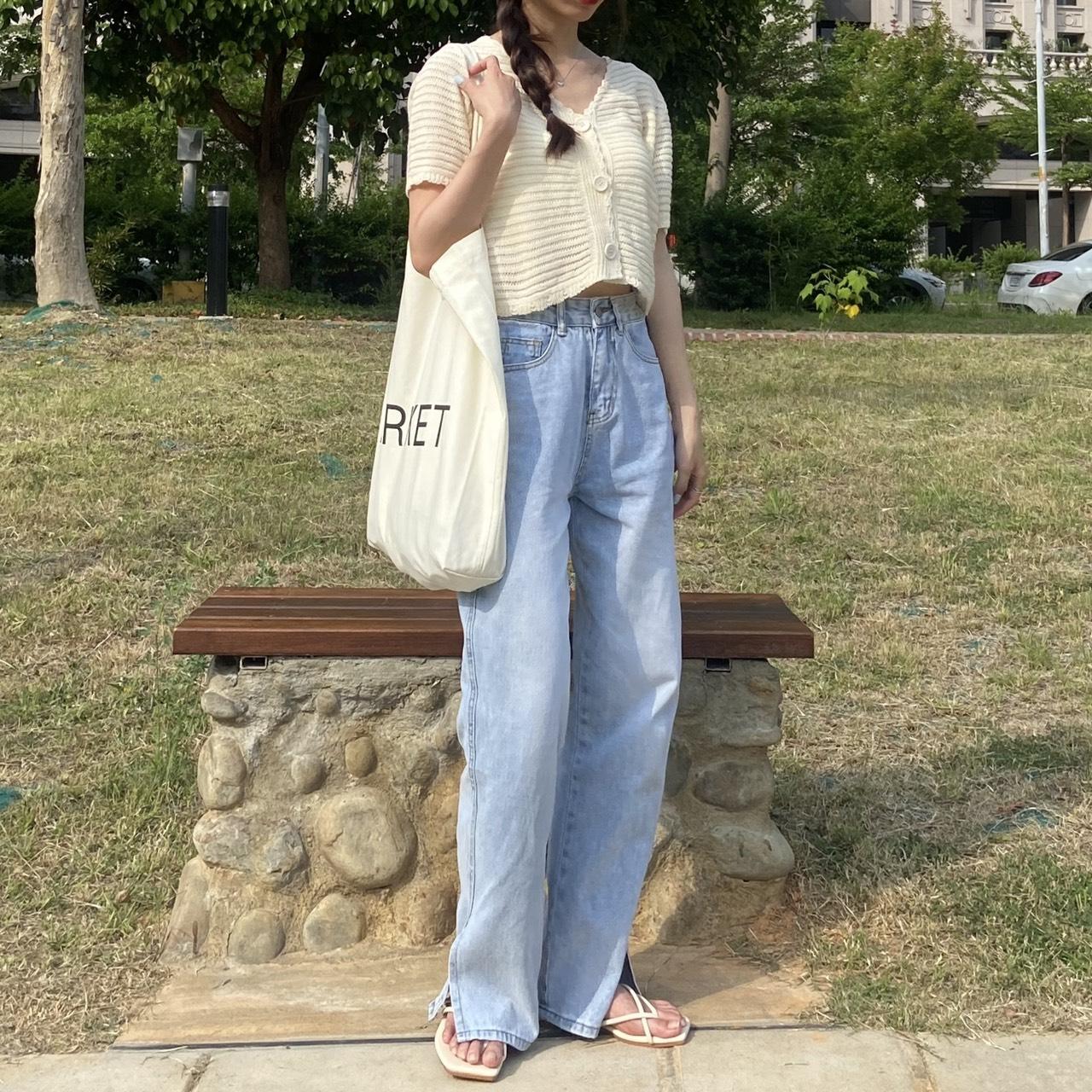 夏天不能沒有の淺色顯瘦側開叉牛仔寬褲