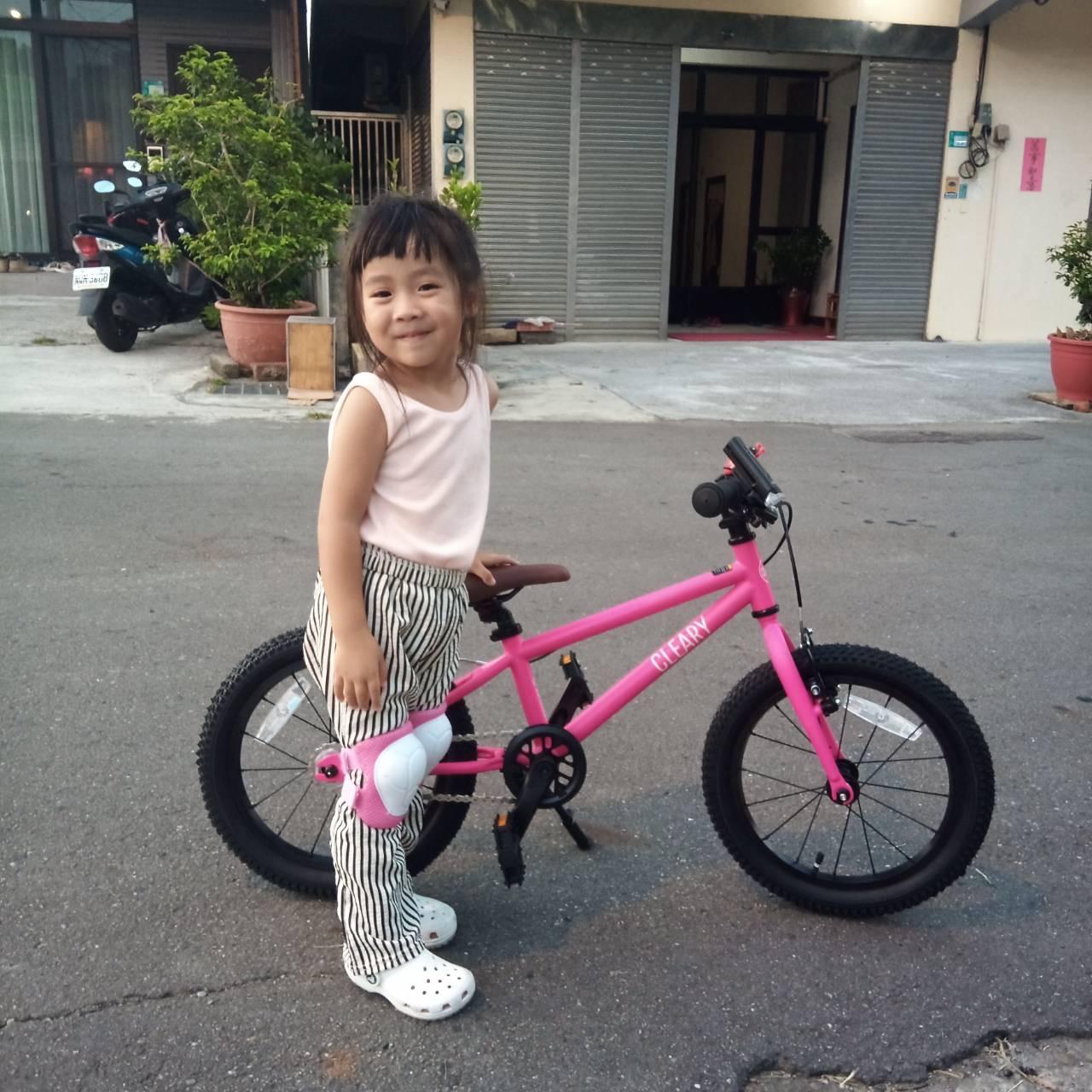 粉紅色小跑車