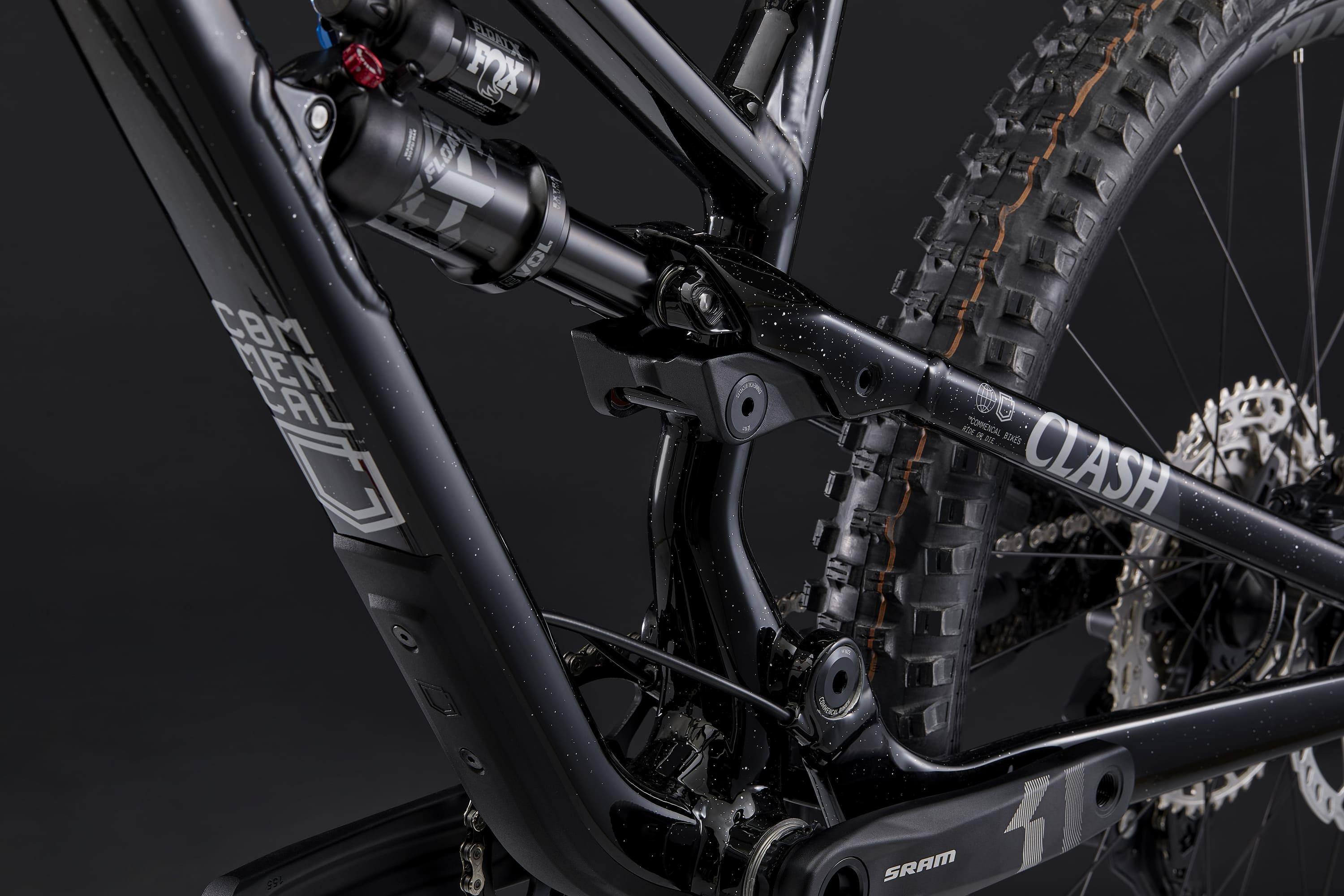 COMMENCAL CLASH JR GLITTERY BLACK
