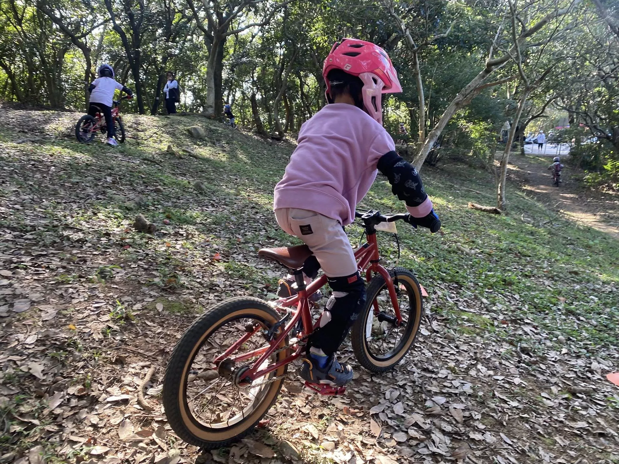 免運 軟式護具 護膝 護肘 腳踏車 滑步車 滑板 自行車 BMX