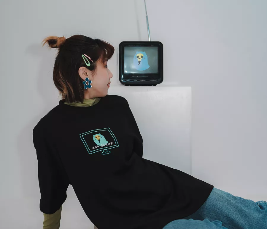 404貓貓鬼麂皮寬鬆Tee 404貓貓鬼麂皮寬鬆Tee
