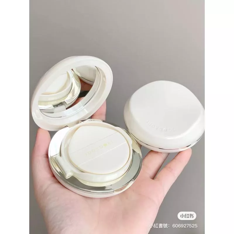 ♡現貨+預購♡ 闆推👏🏻橘朵小仙參/懟臉拍氣墊🎀🫧小仙參乾皮的神！光澤滋潤又遮瑕✨懟臉拍混合皮真愛！