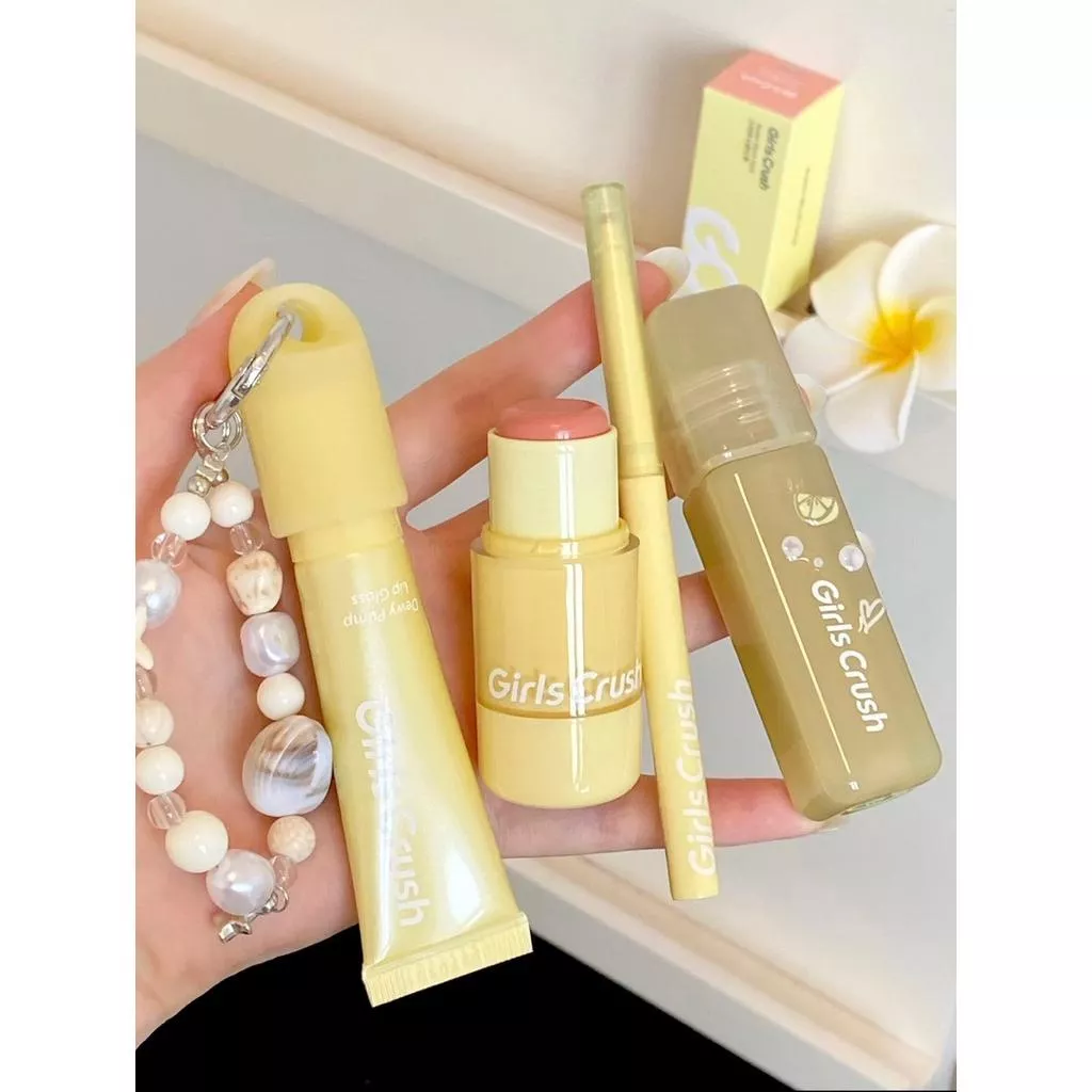 今夏果汁感天花板🍹💦 Girlscrush x 小詹聯名「水光熱浪」腮紅棒/唇釉