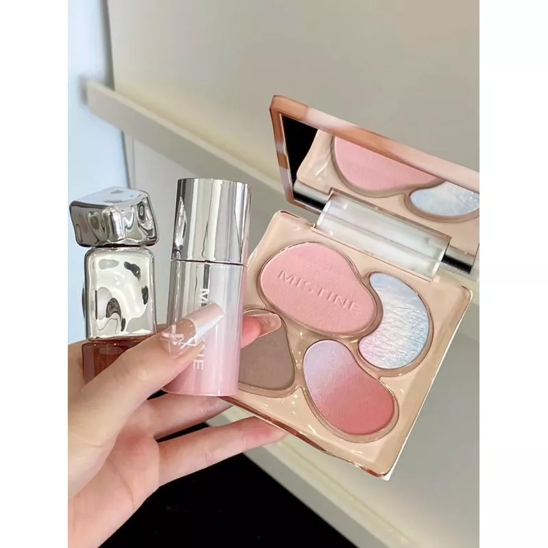 🪶🐻 𝗠𝗶𝘀𝘁𝗶𝗻𝗲奶咖面部綜合盤/泰式奶咖水絲絨液體腮紅！淡人原生感拿捏🫴🏻🫴🏻