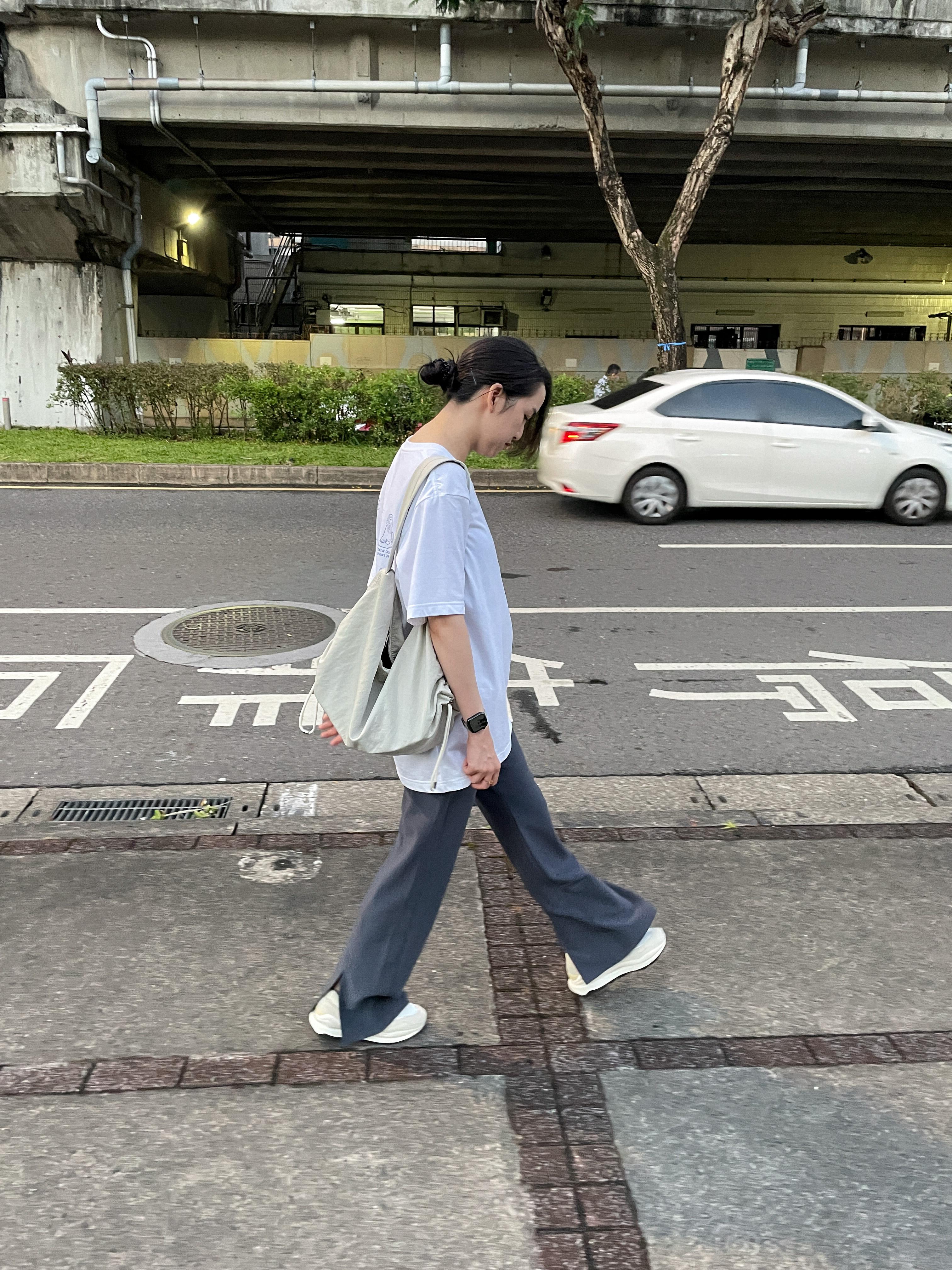 慵懶垂墜尼龍單肩包