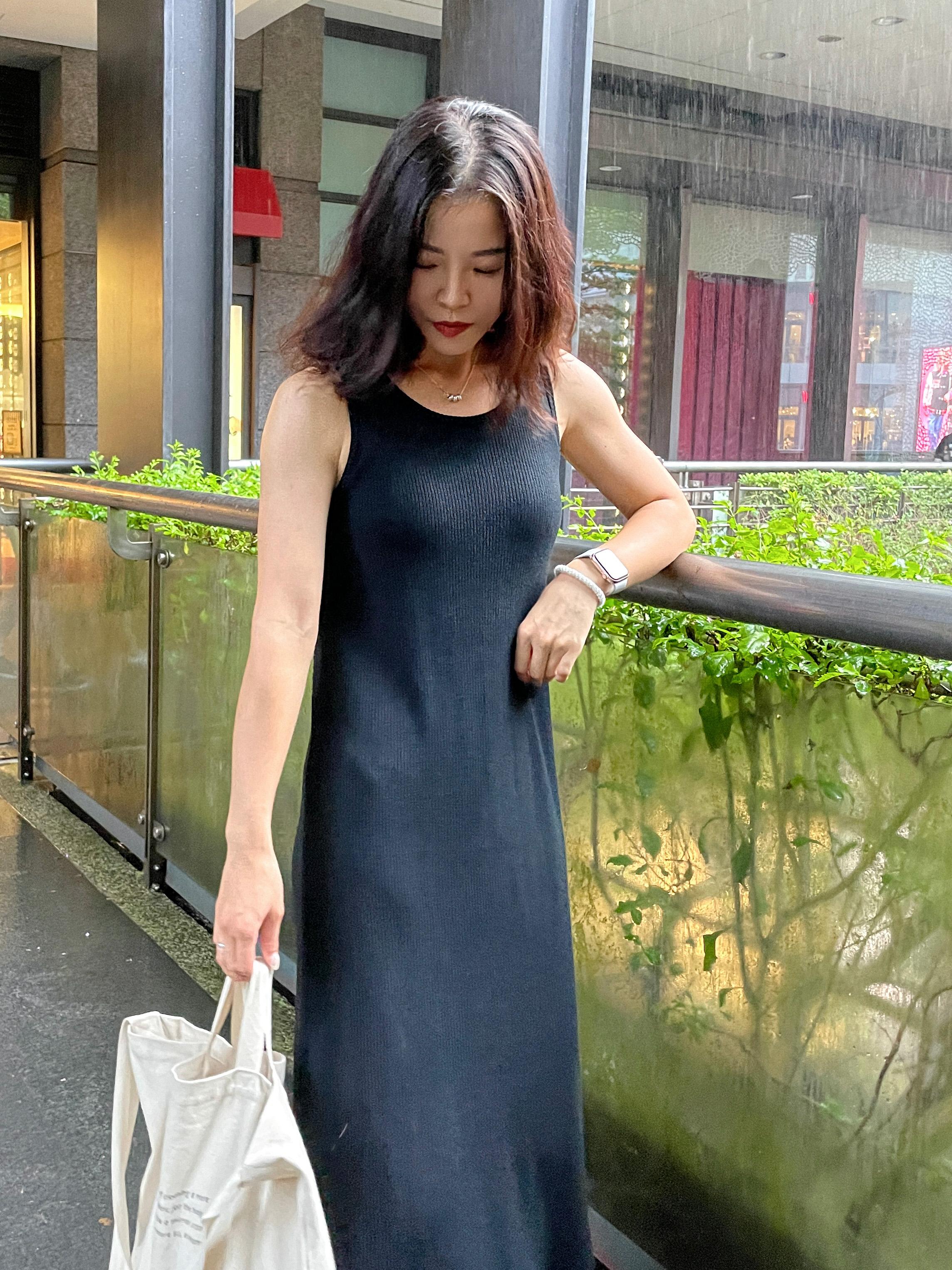 黑針織背心洋裝