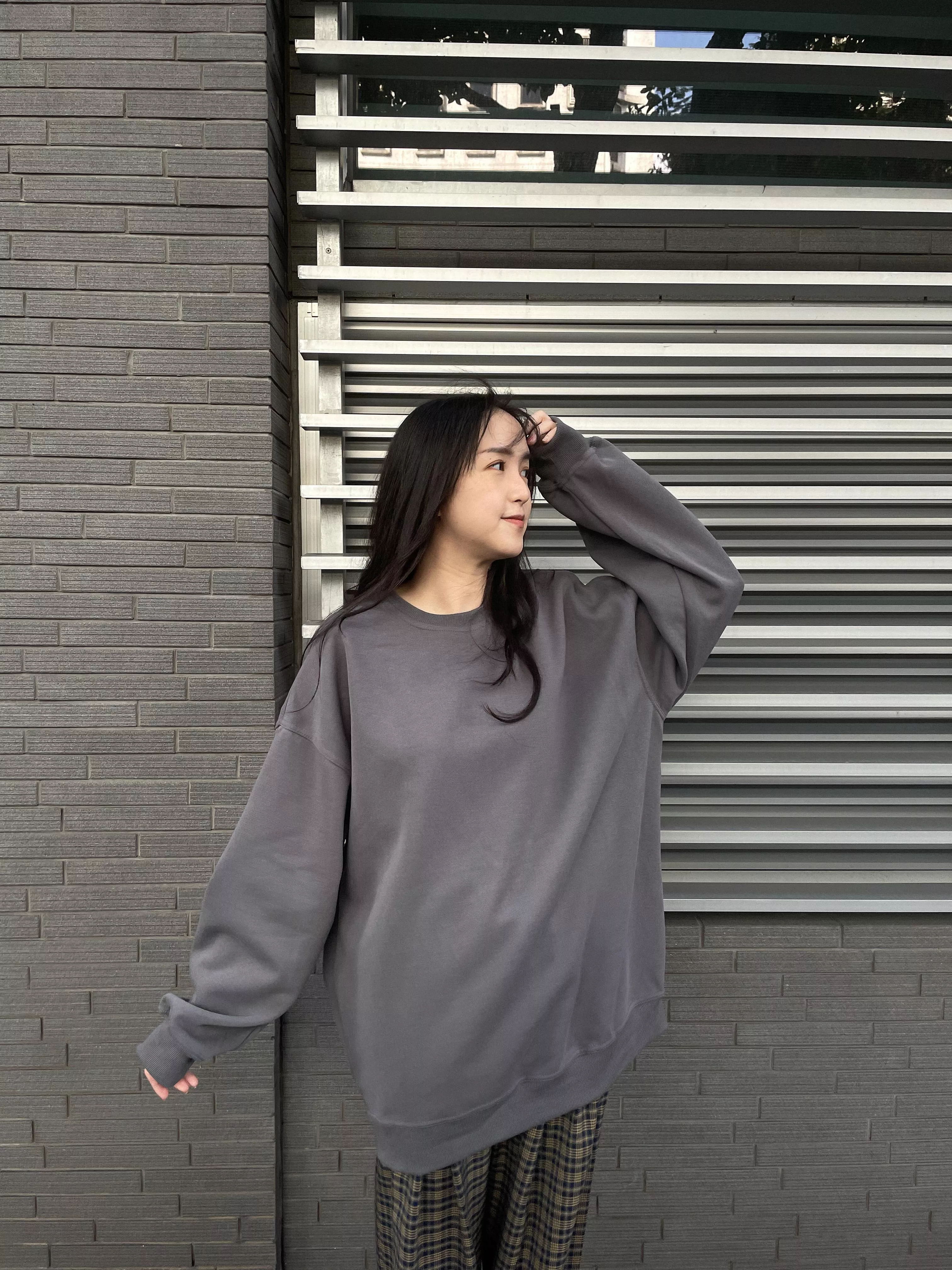 素色寬鬆大學T