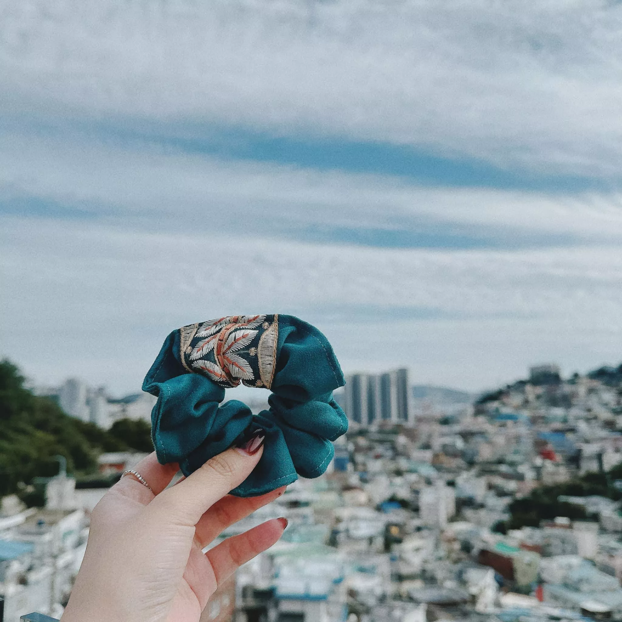 【補貨】釜山款｜孔雀藍（印度刺繡）_波浪圈髮束