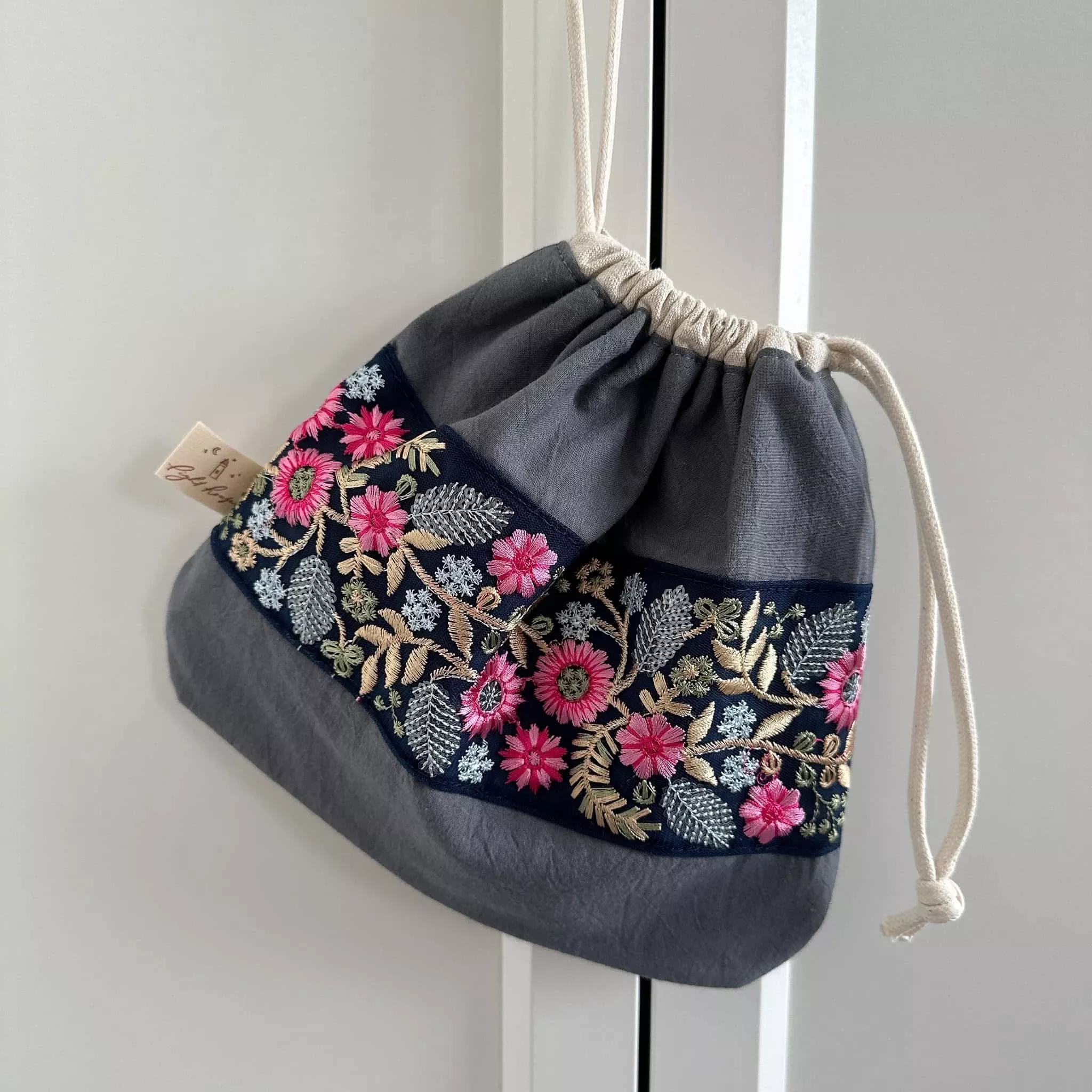 草莓甘酒.黑米甘酒_限量刺繡_蠟繩束口袋（剩黑米甘酒）