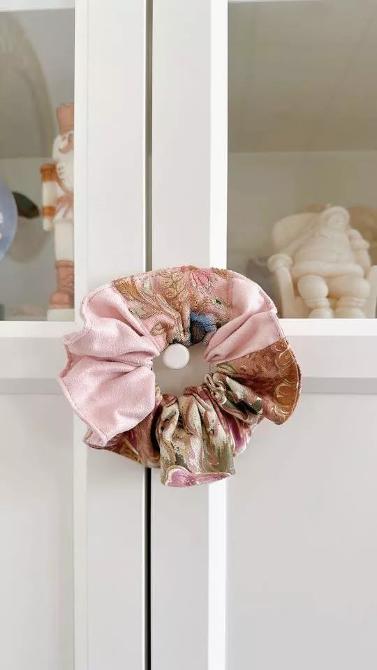 草莓拿破崙（印度刺繡）_波浪圈髮束