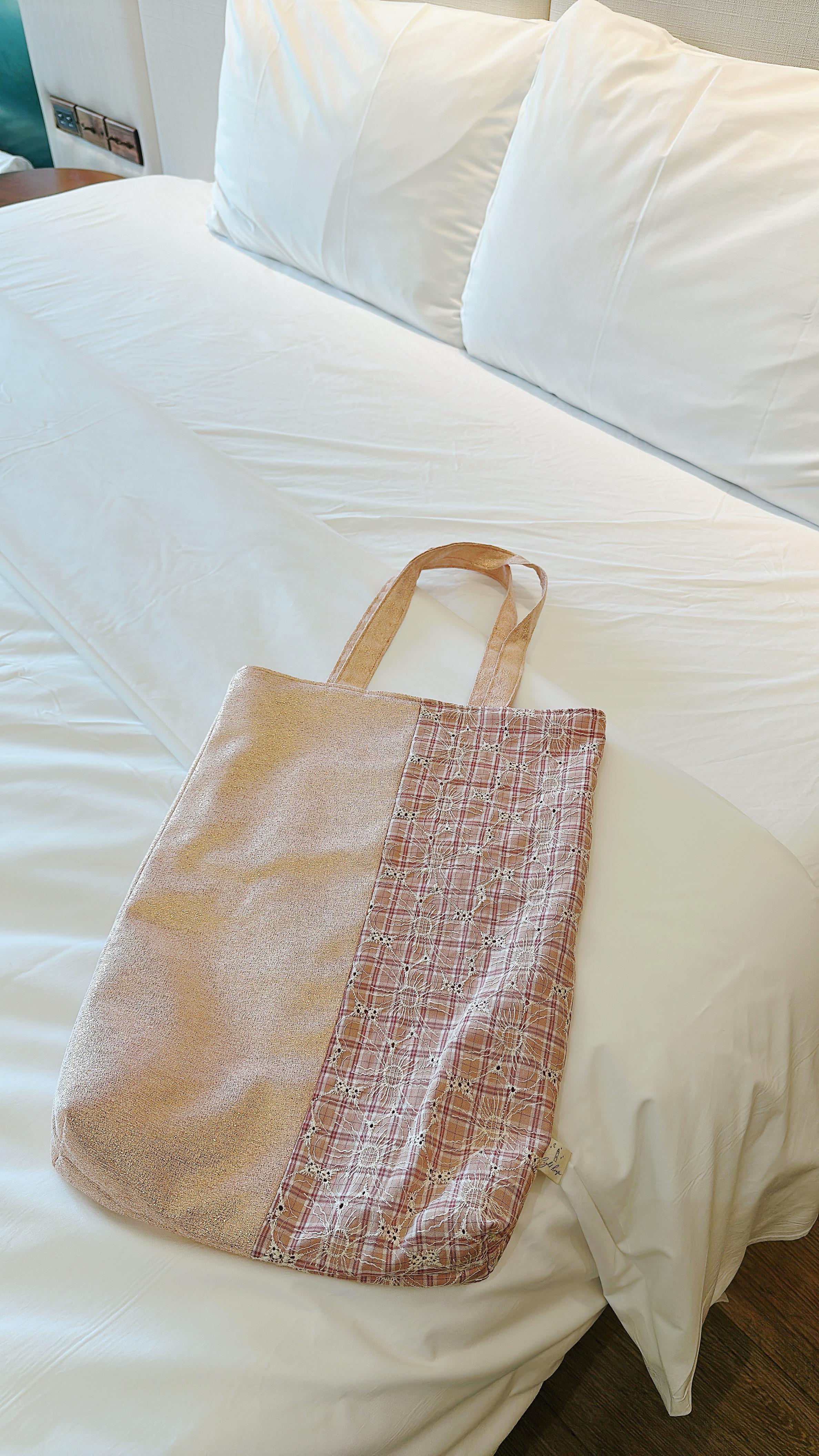 萌圈、映紅（刺繡拼接）_立體輕巧肩背袋