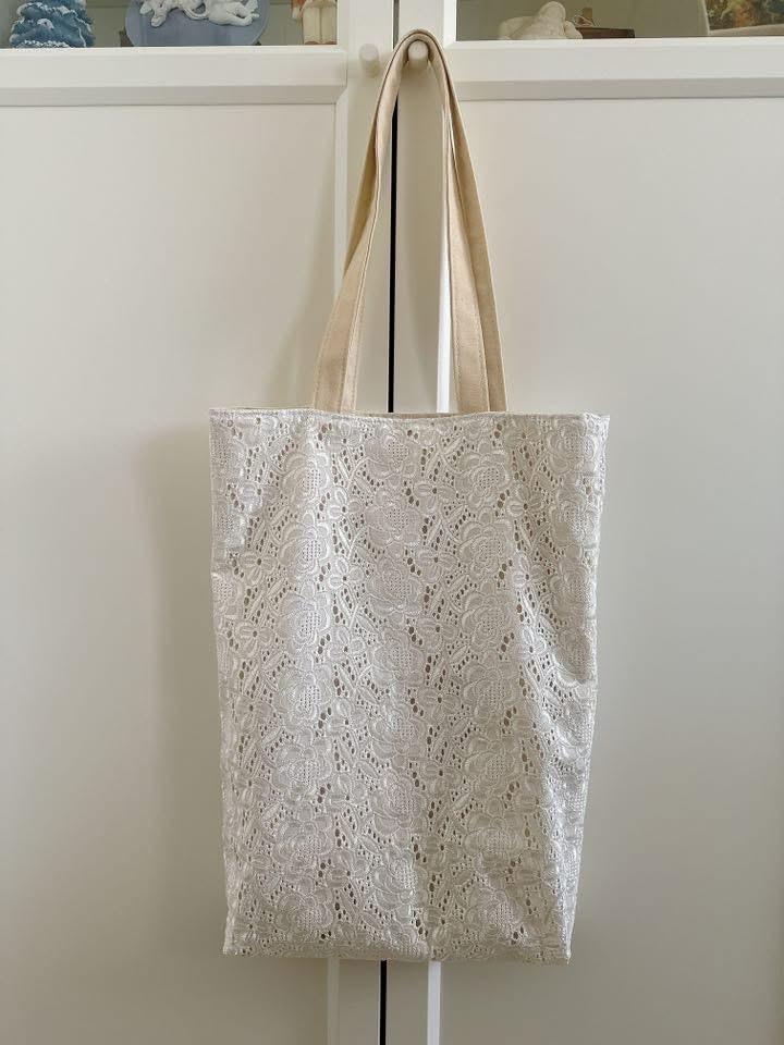 純情白玉（日本刺繡）_立體輕巧肩背袋