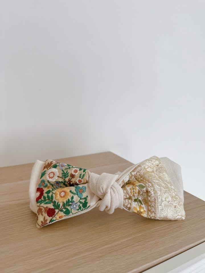 【結型固定】百花金田（刺繡拼接）_大蝴蝶結鬆緊髮帶