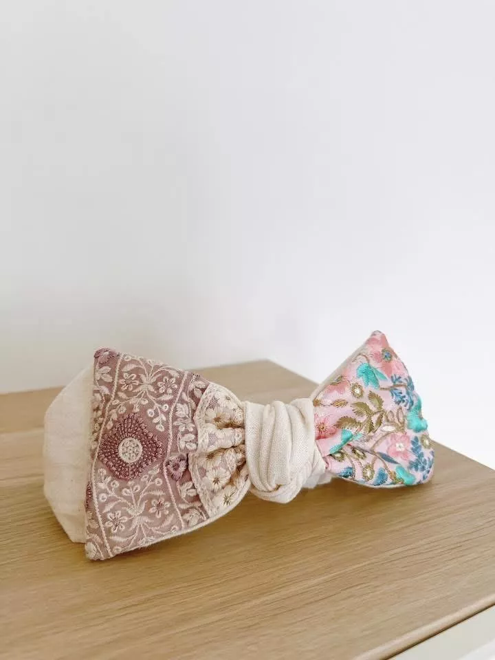【結型固定】花漾莓好（刺繡拼接）_大蝴蝶結鬆緊髮帶