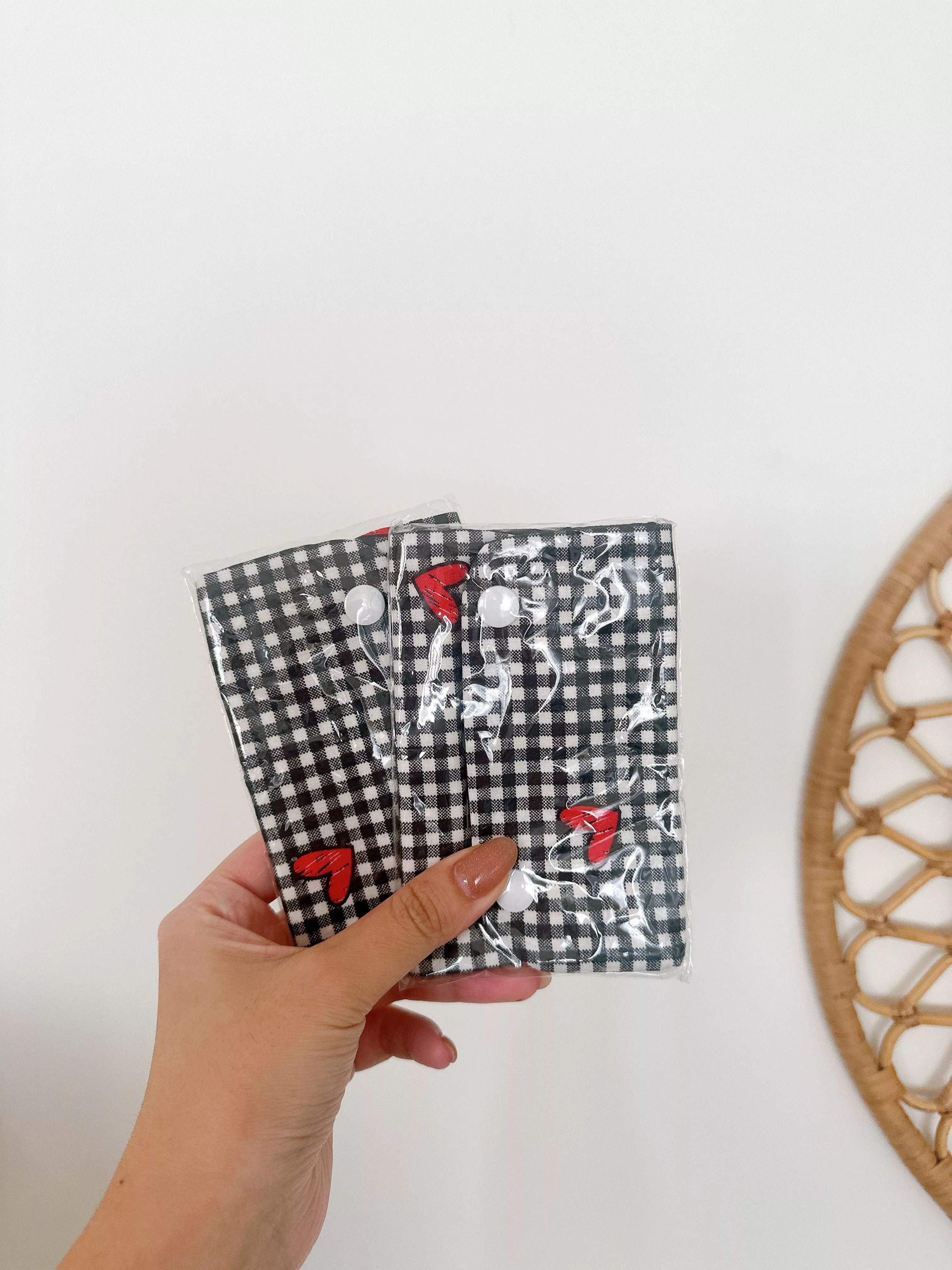 甜甜價出清_寶寶防咬揹巾口水巾（一組兩入）