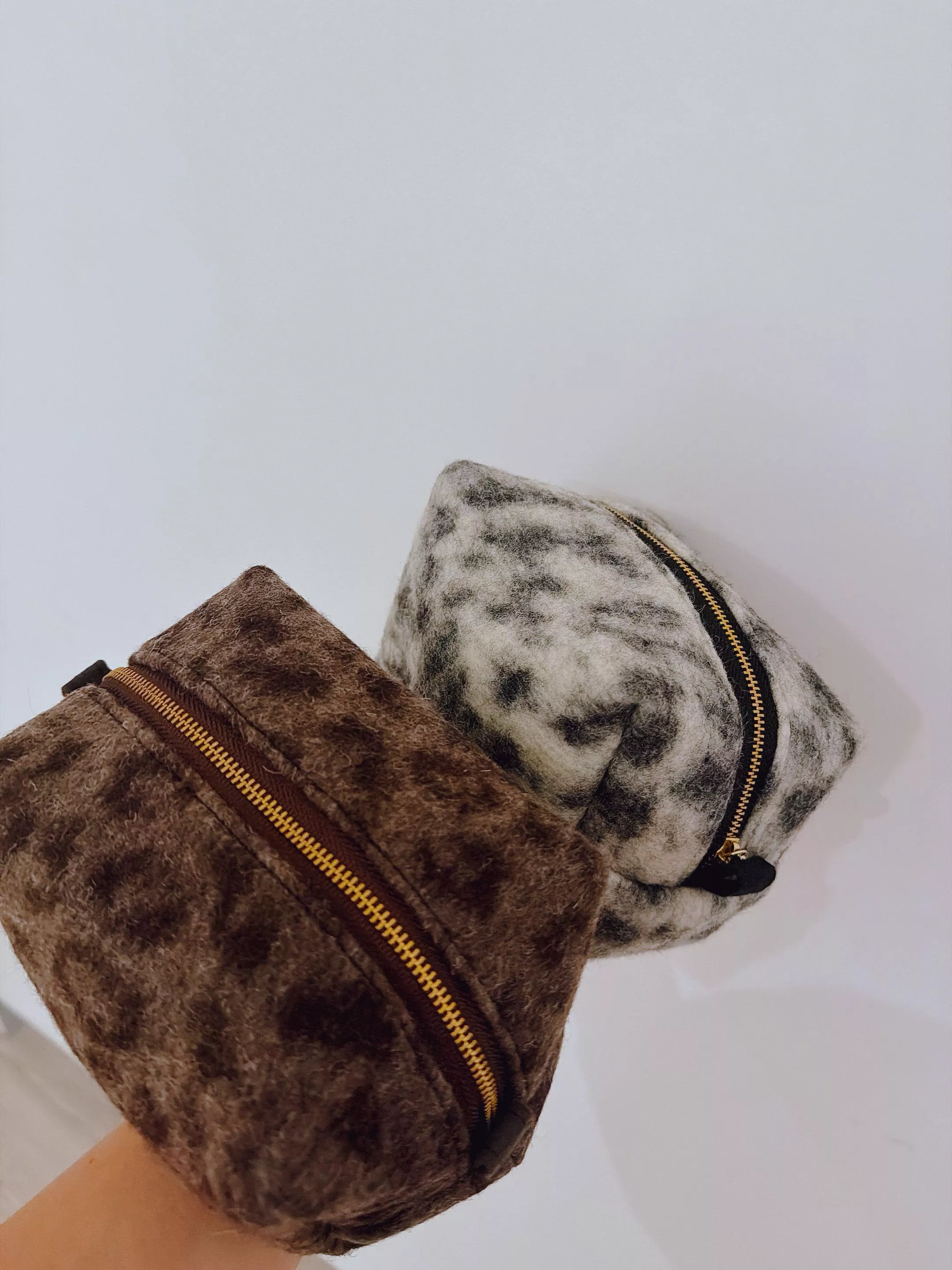 羊毛系列 _ 羊霧(白）.羊暮（咖）｜大尺寸雲朵吐司收納包