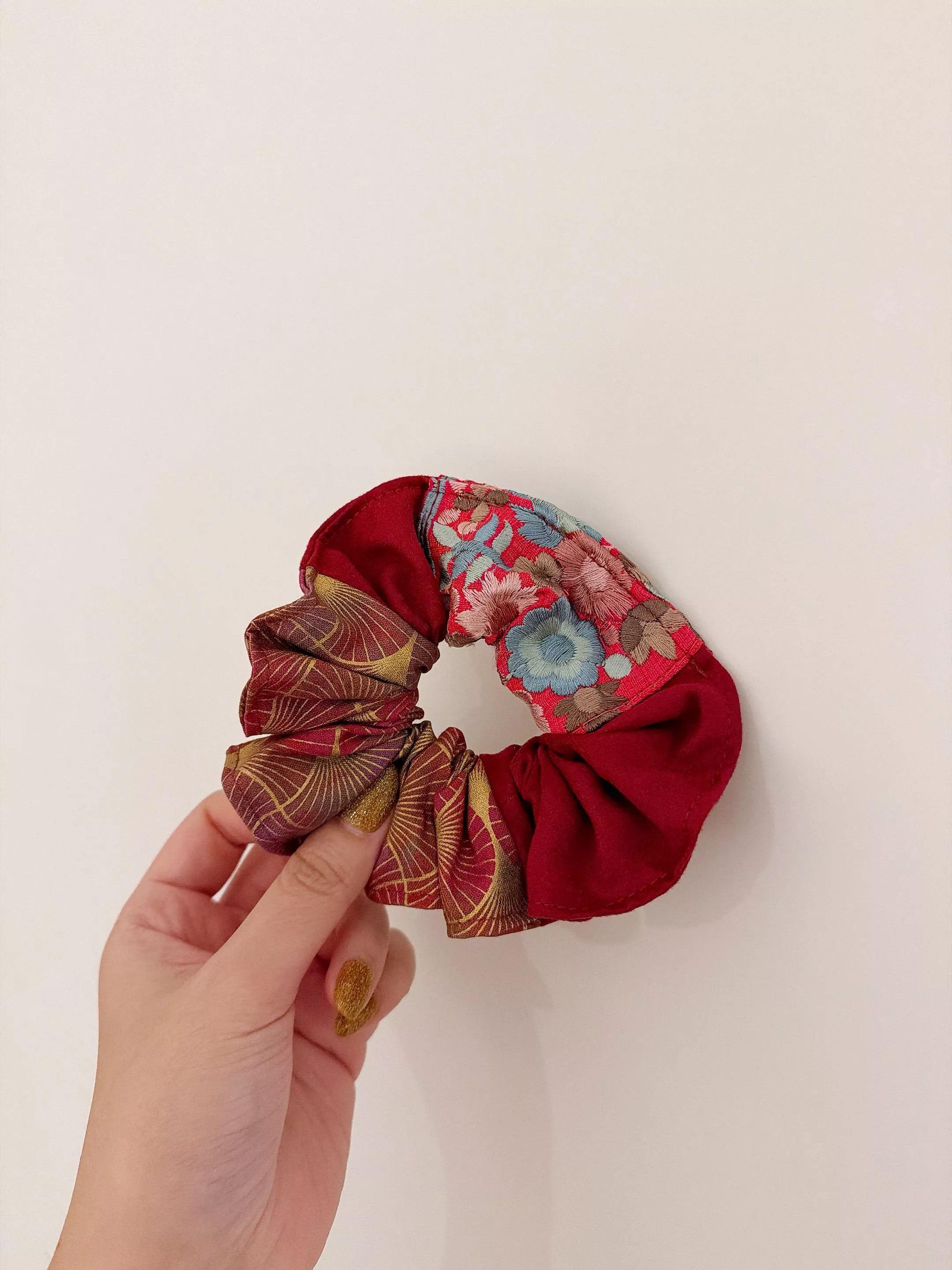 錦春如意（印度刺繡）_波浪圈髮束