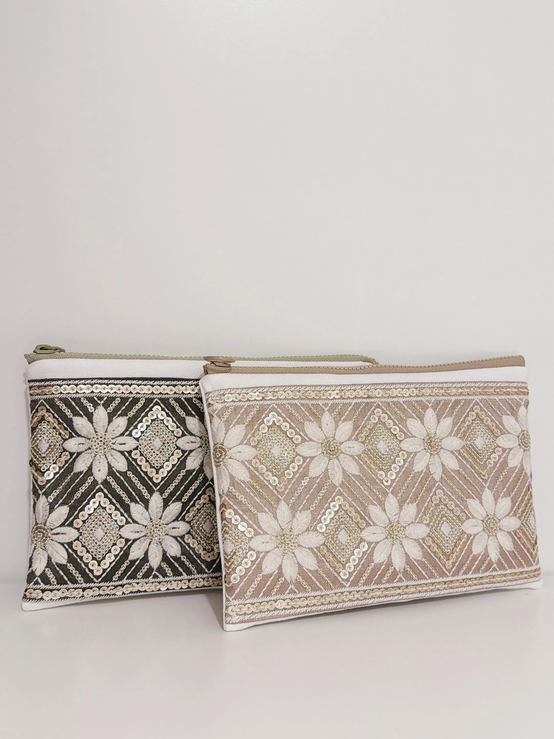 ［京都刺繡］星辰拼花・證件拉鍊包（灰橄欖 / 暖沙）