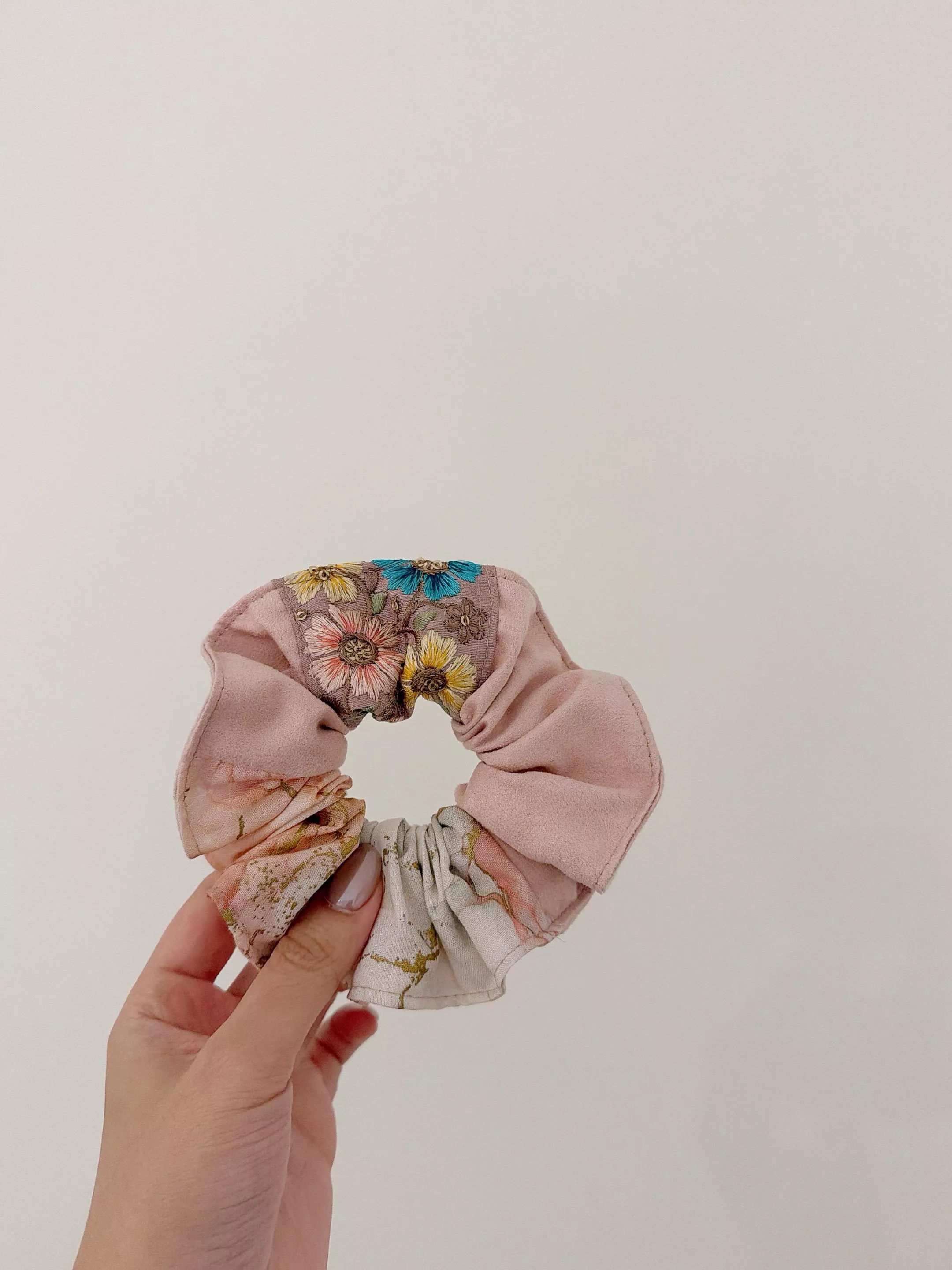 玫霧拼繡（印度刺繡）_波浪圈髮束